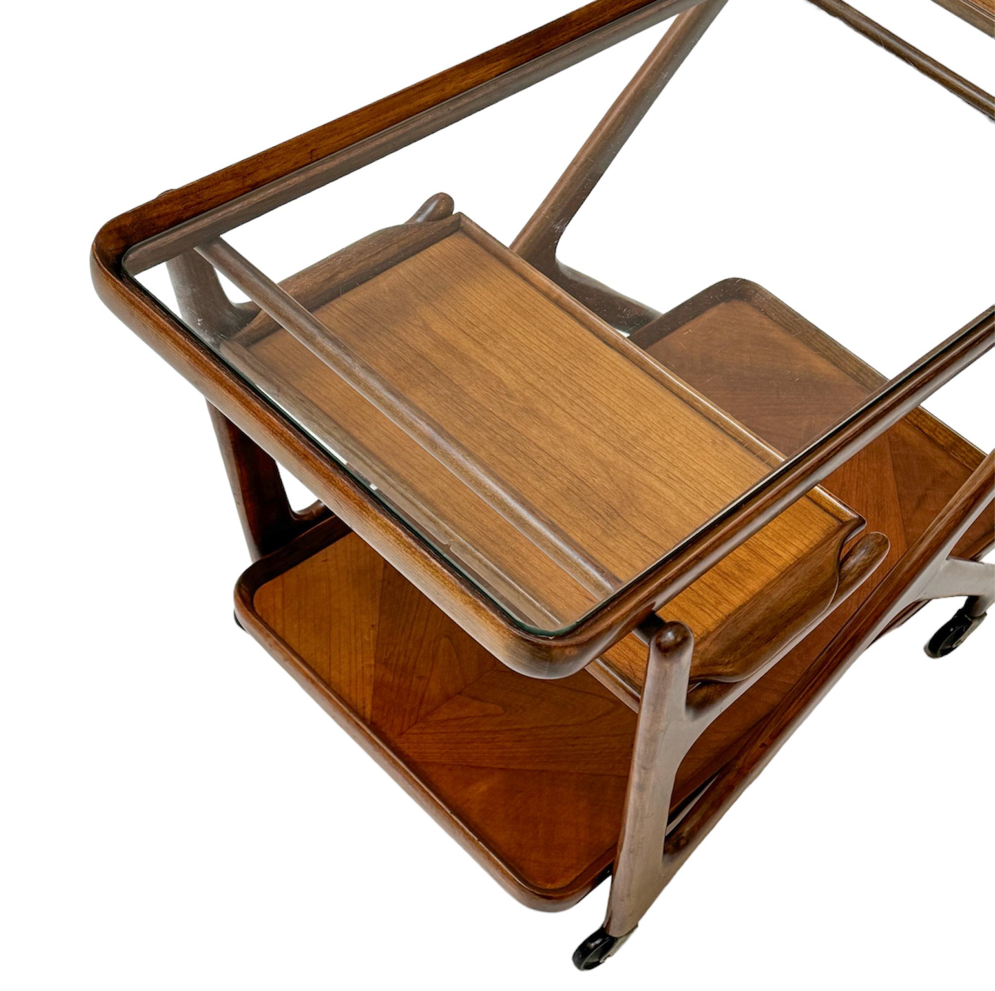Walnut Mid-Century Modern Trolley or Bar Cart by Cesare Lacca for Cassina, 1950s For Sale 4