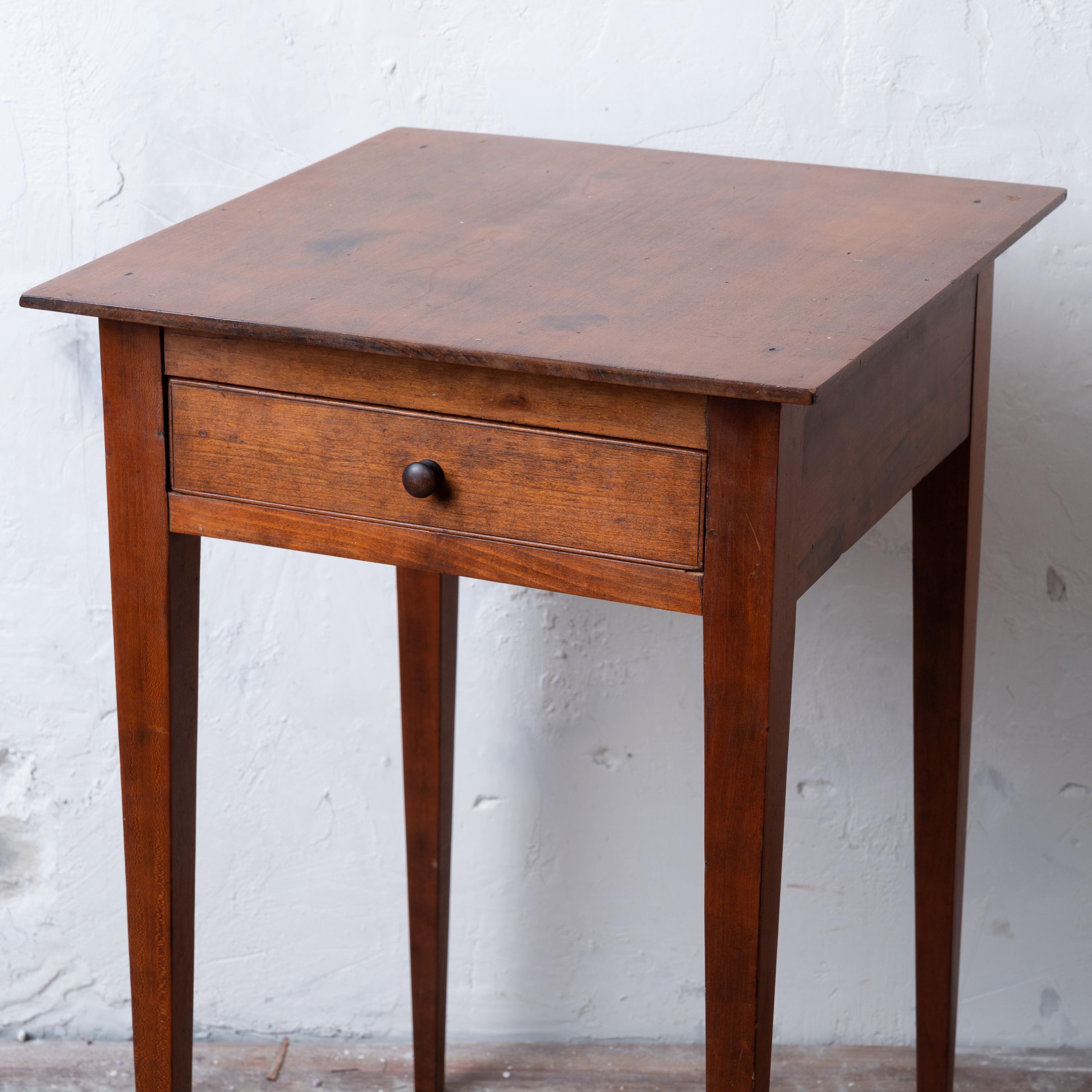 Cherry One Drawer Stand, 19th Century In Good Condition In Savannah, GA