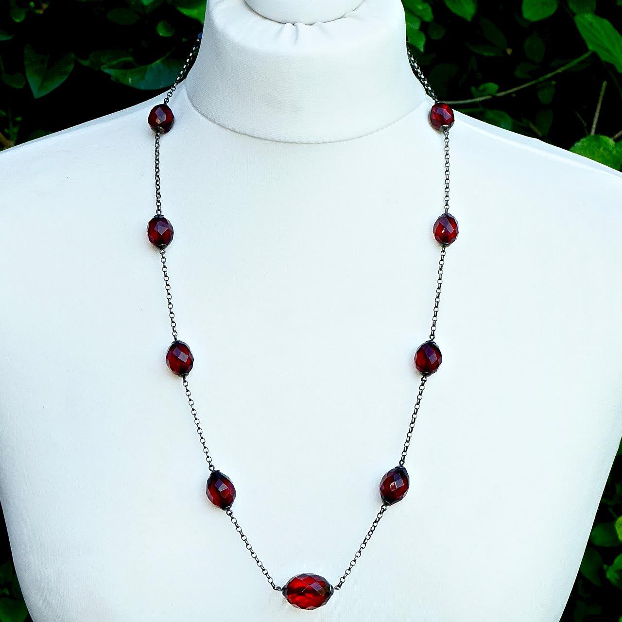 Cherry Red Bakelite Graduated Faceted Bead Necklace on Sterling Silver Chain In Good Condition For Sale In London, GB