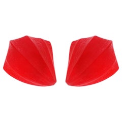 Alexis Bittar, boucles d'oreilles fantaisie en lucite dépolie rouge cerise, années 1990