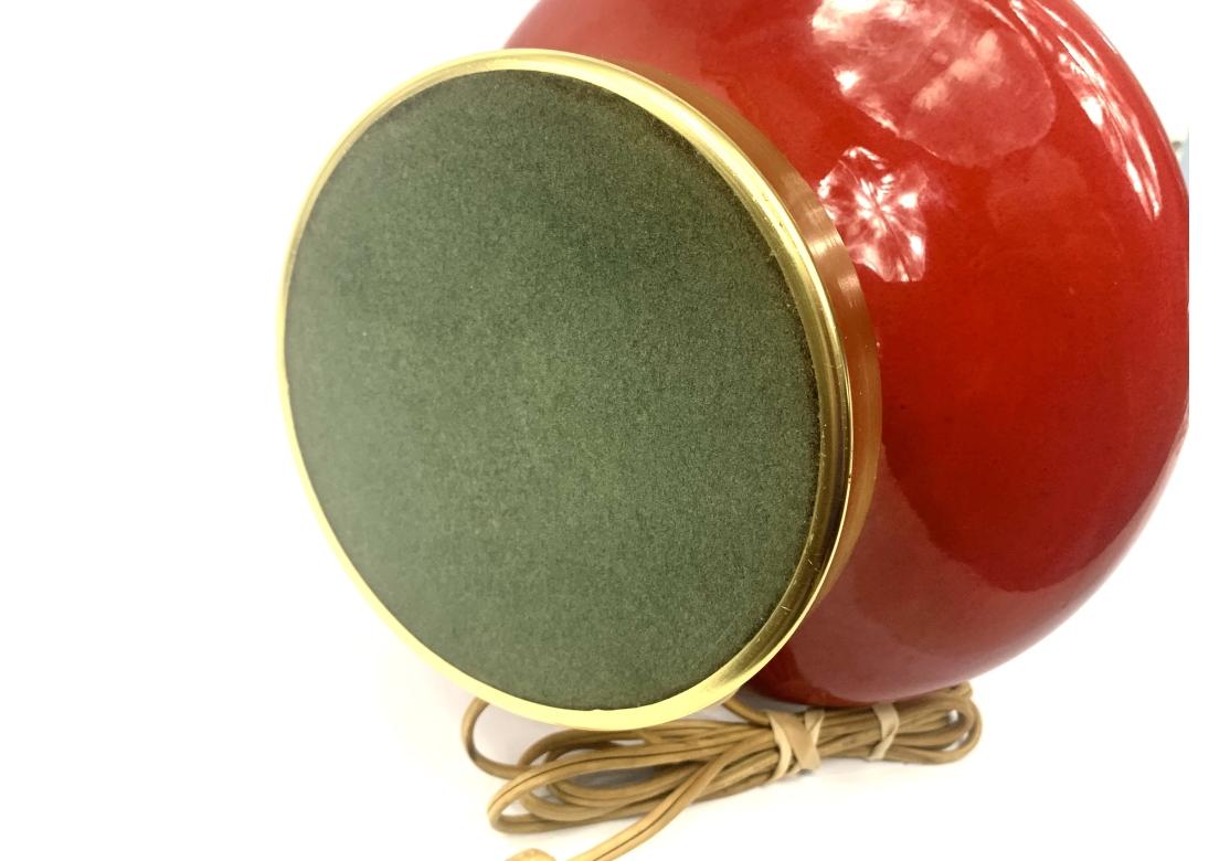 Lampe de table du milieu du siècle à long collier, rouge cerise en vente 1