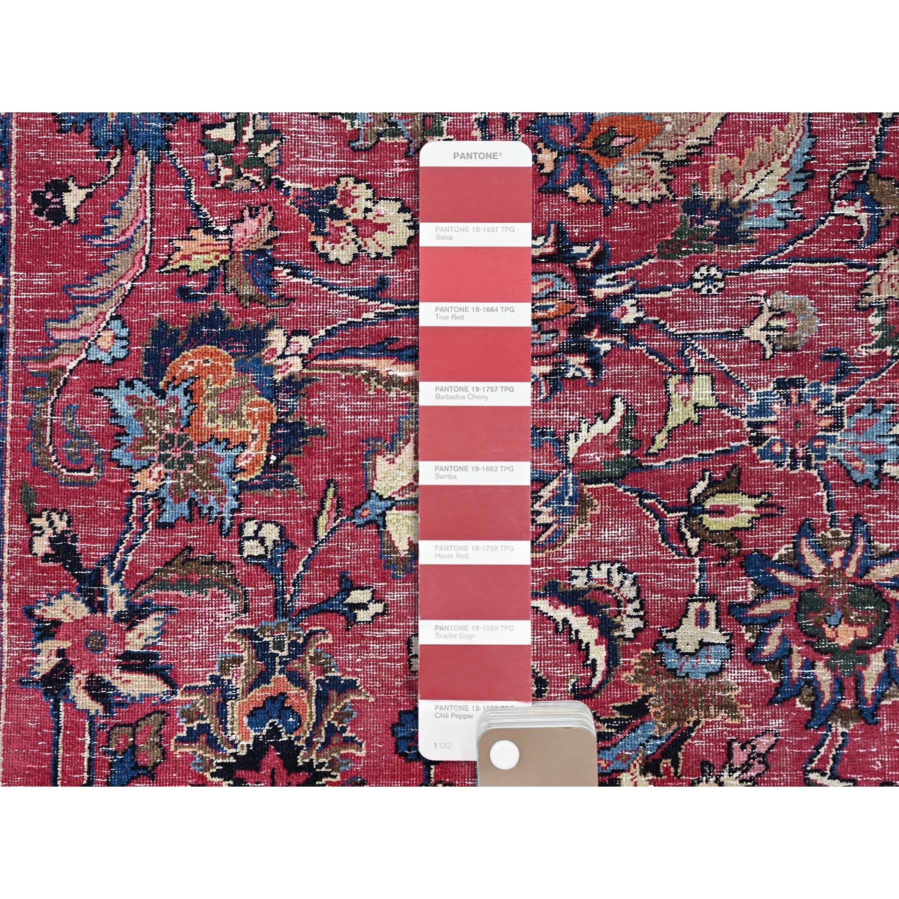 Tapis persan Mashad vintage rouge cerise noué à la main et tondu en pure laine tondue, très propre en vente 1