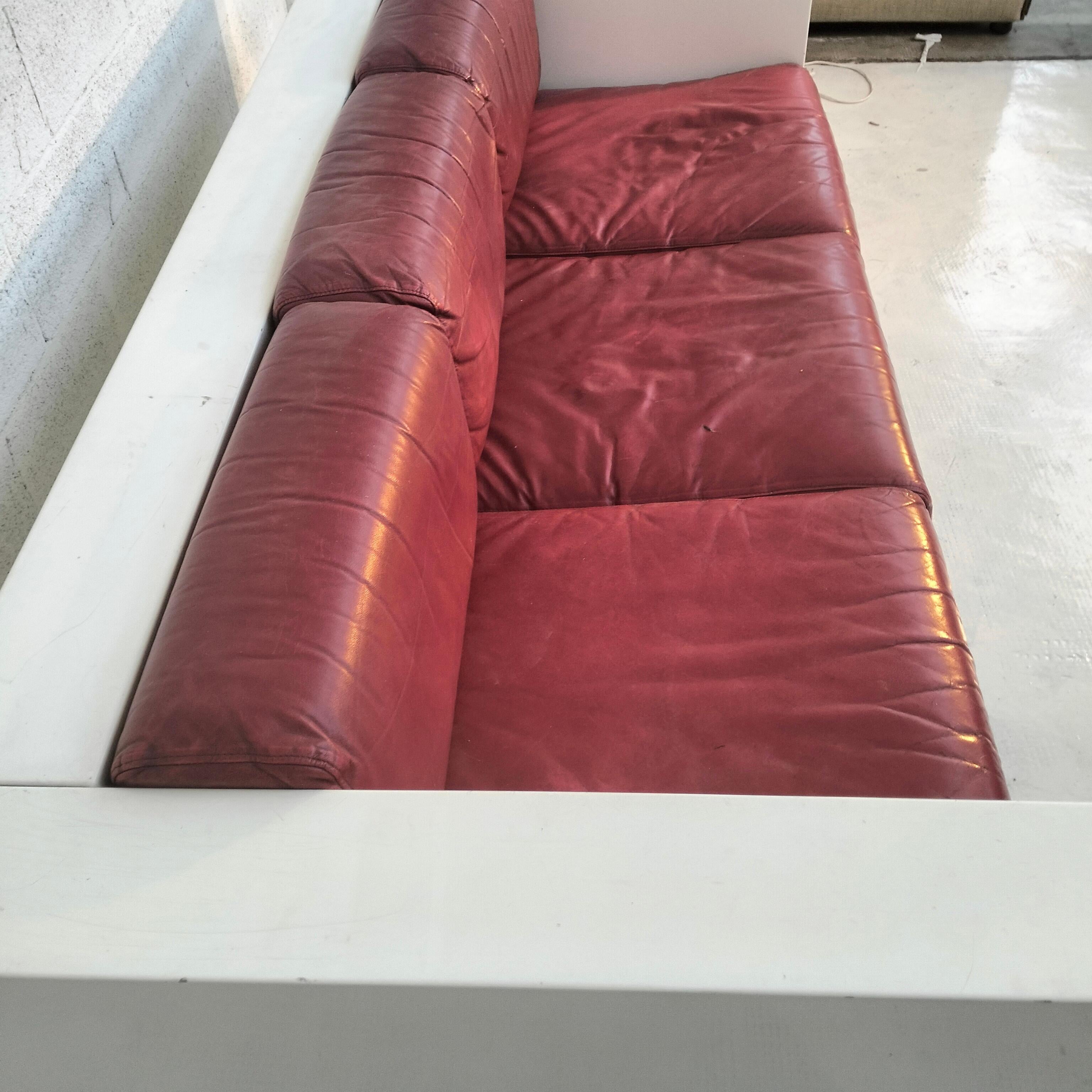 Cherry Saratoga 3 seater sofa by Massimo and Lella Vignelli for Poltronova 60s For Sale 5