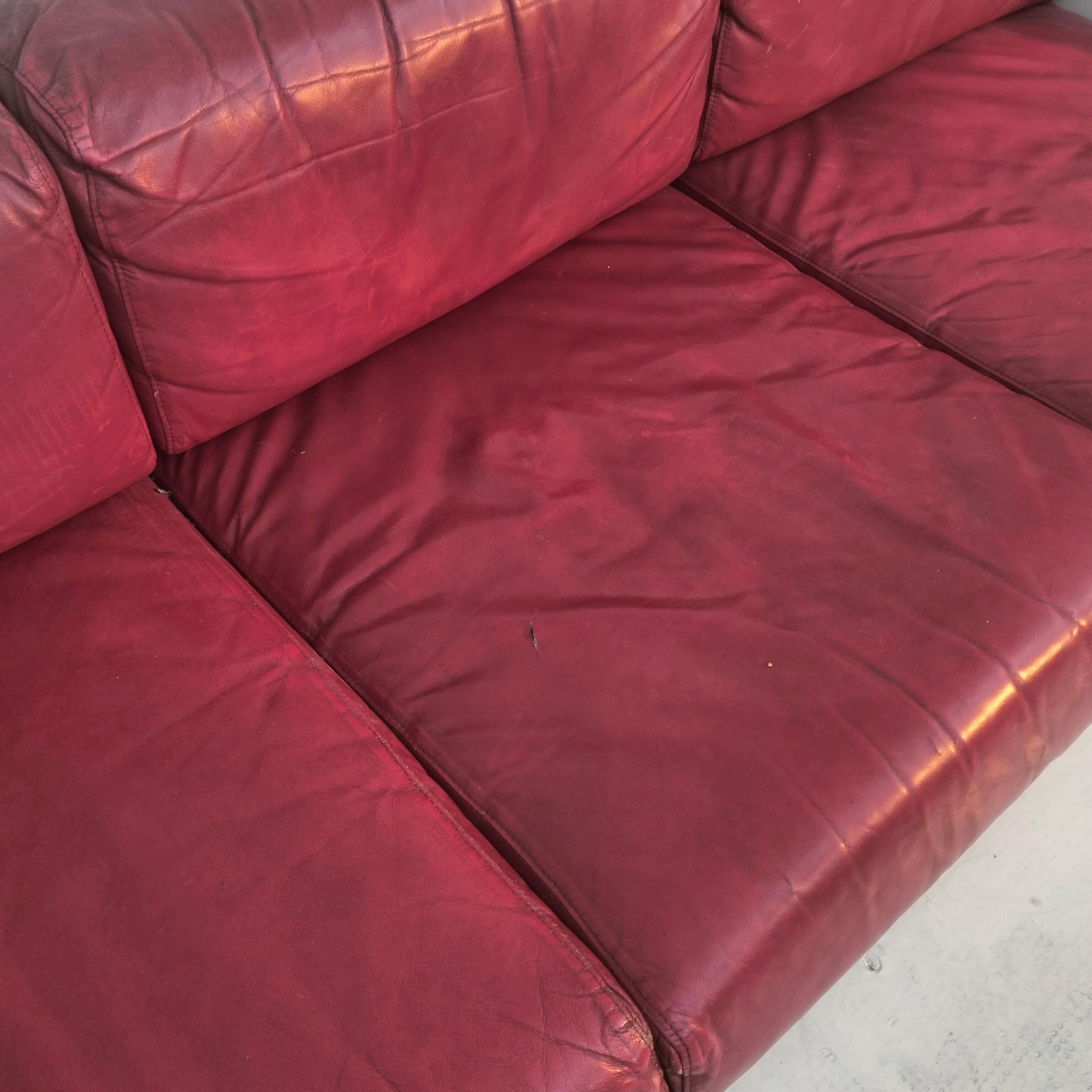 Cherry Saratoga 3 seater sofa by Massimo and Lella Vignelli for Poltronova 60s For Sale 6