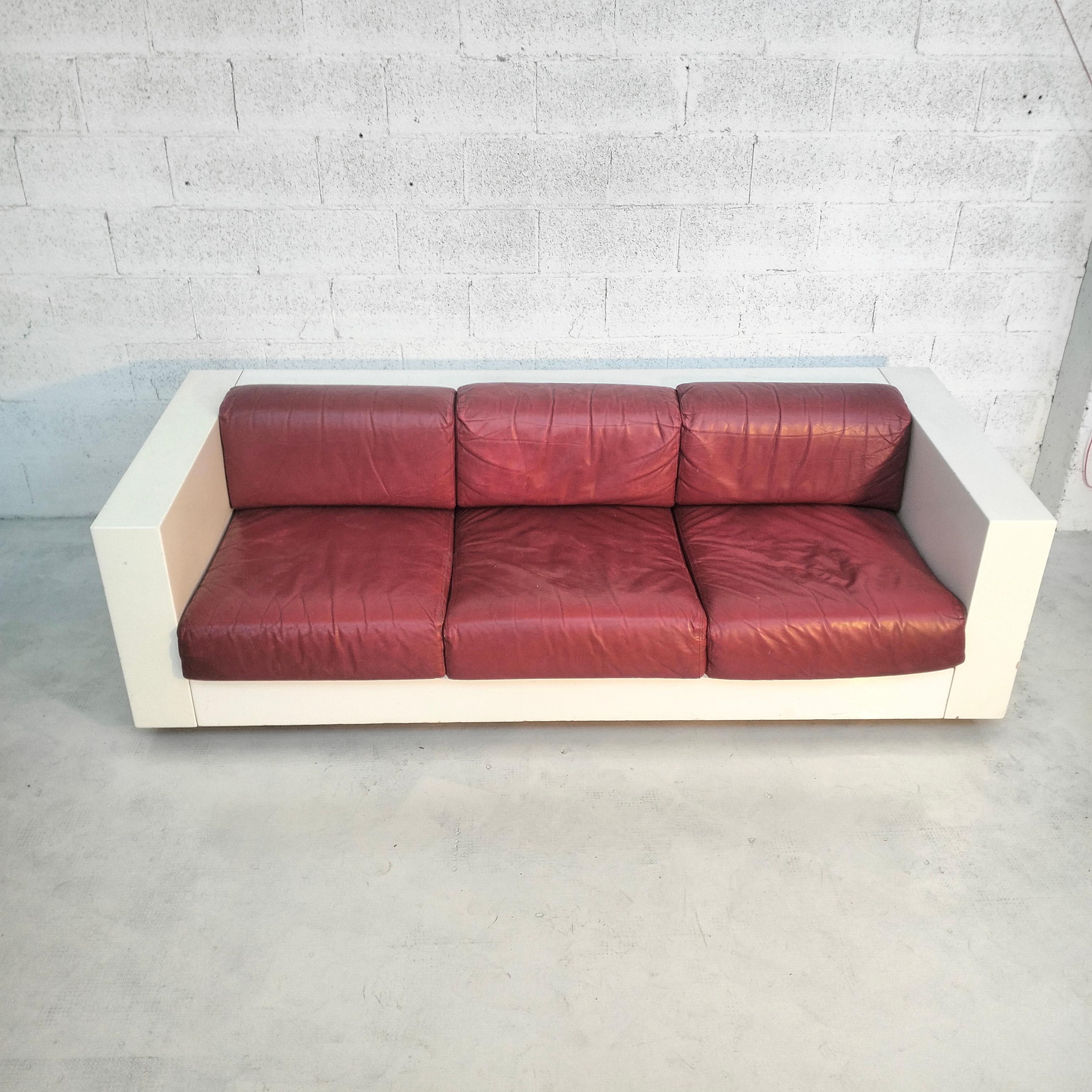 Mid-Century Modern Cherry Saratoga 3 seater sofa by Massimo and Lella Vignelli for Poltronova 60s For Sale