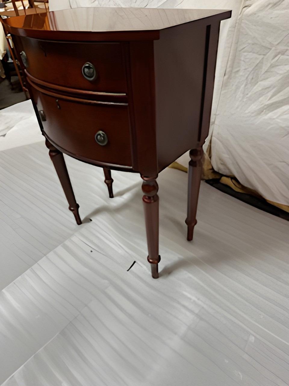 French 2 Drawer Mahogany Nightstand/End Table w/ Fluted Legs For Sale 1