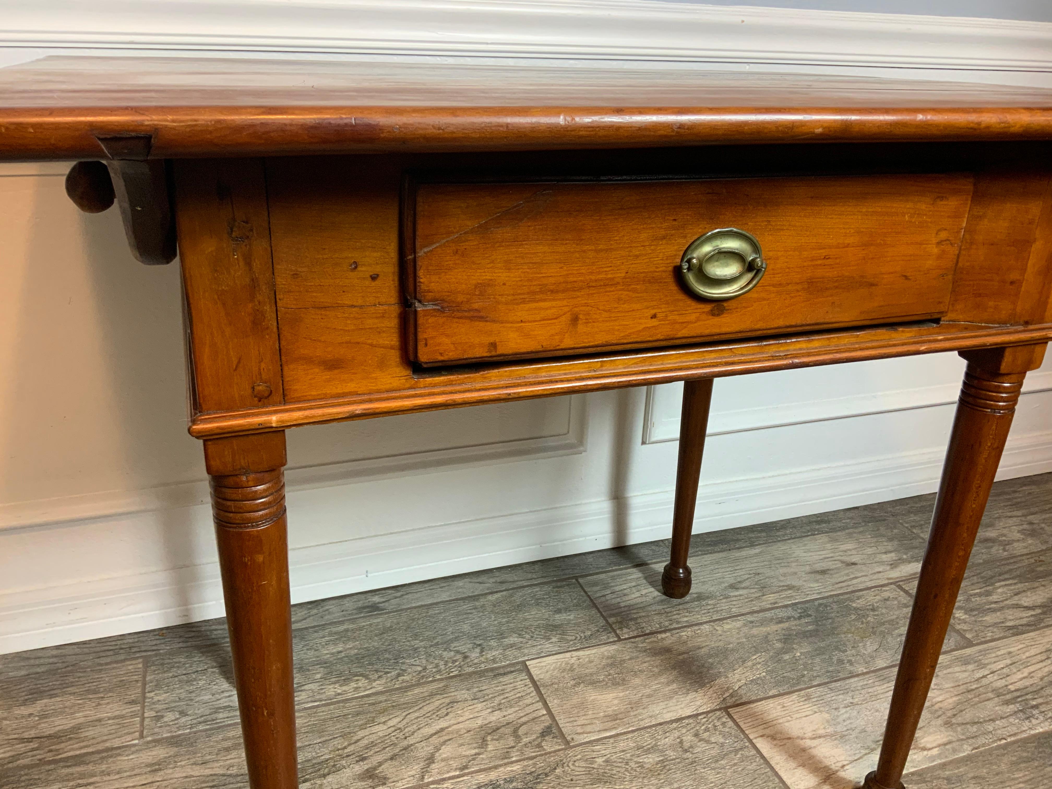 Classique américain Table de ferme cerisier en vente