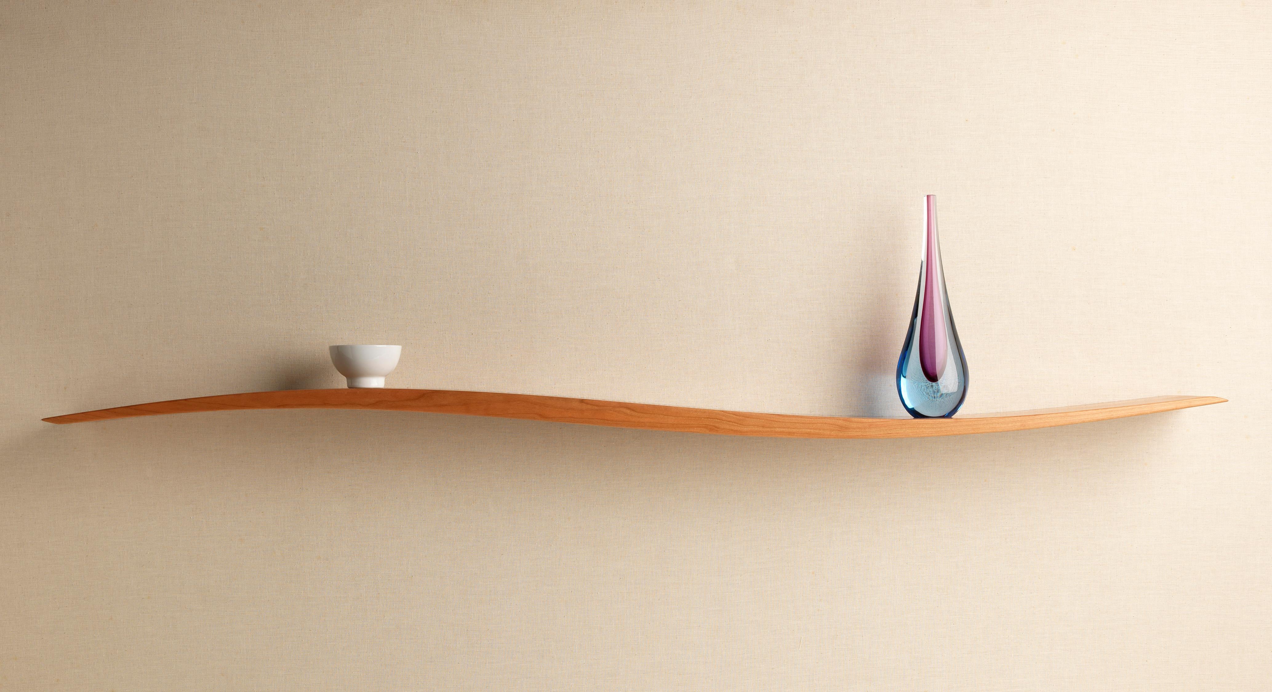 Cherry, Walnut Onda Floating Shelf by David Tragen en vente 1