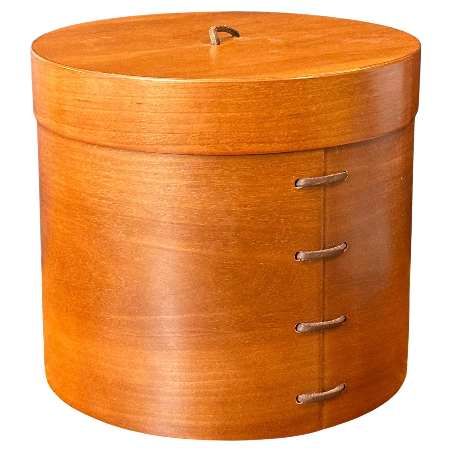 Scatola/contenitore in legno di ciliegio e cuoio in vendita 5
