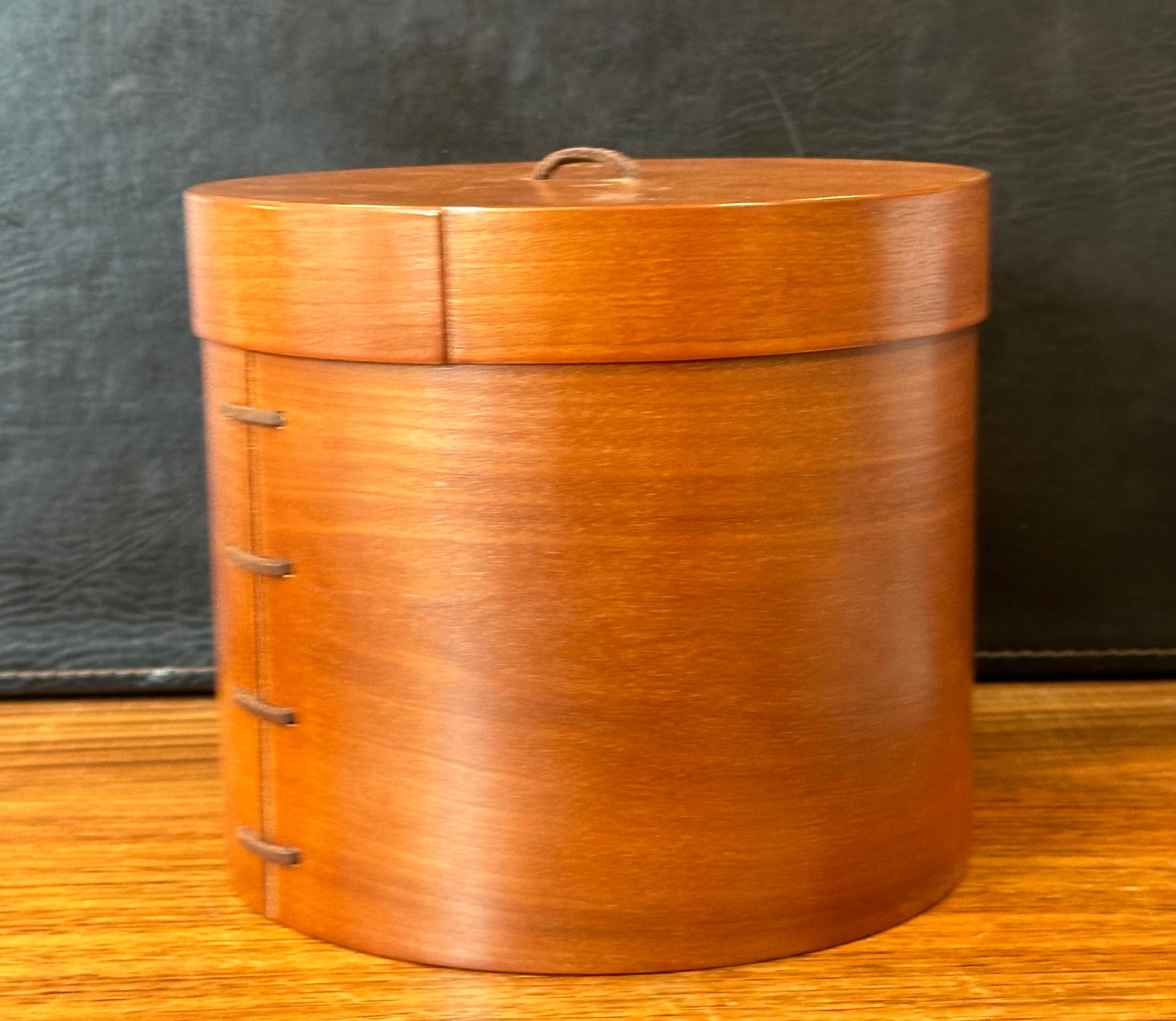 Pelle Scatola/contenitore in legno di ciliegio e cuoio in vendita