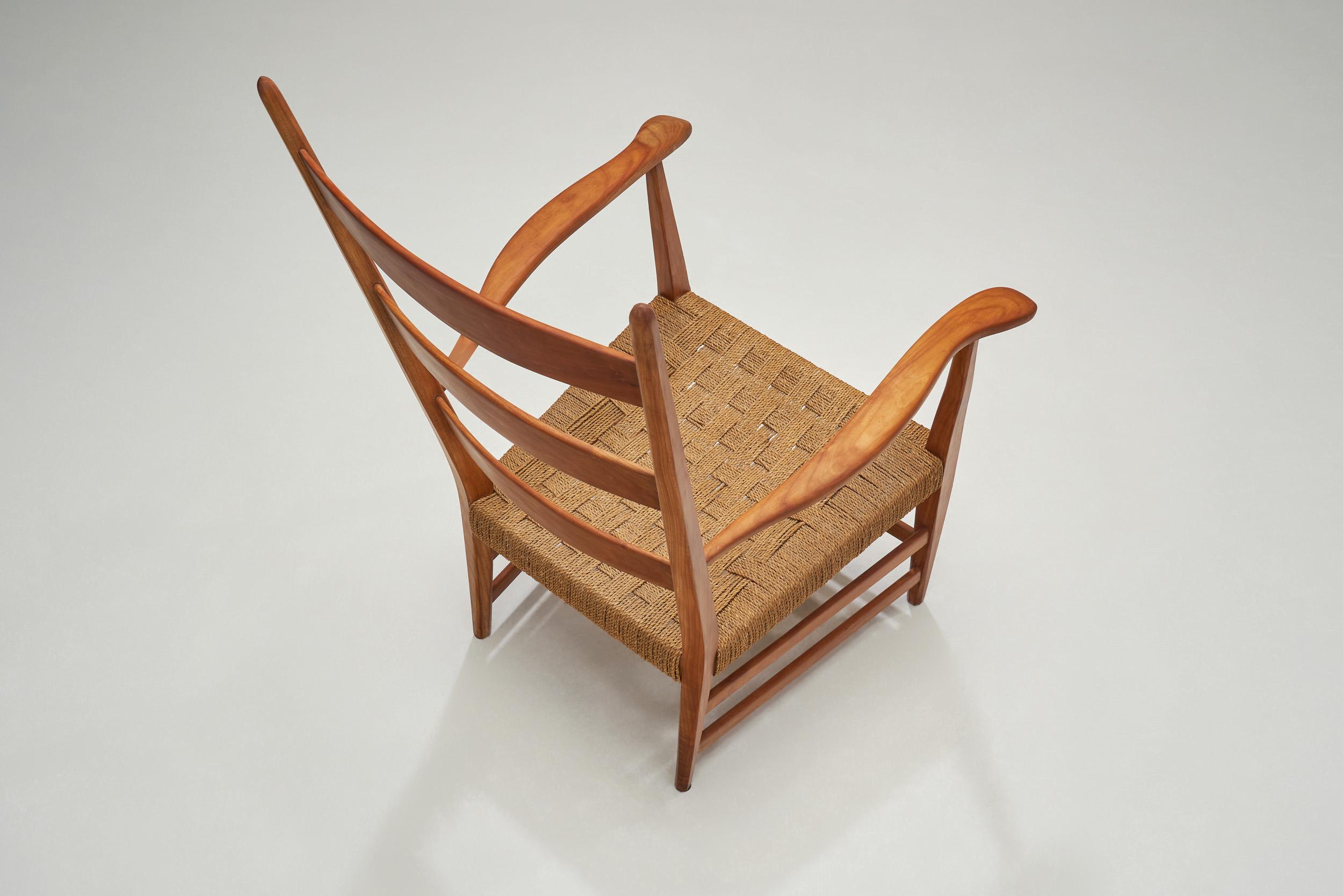 Metà XX secolo Poltrona in legno di ciliegio e corda di carta di Bas Van Pelt (Attr.), Paesi Bassi, 1940 in vendita