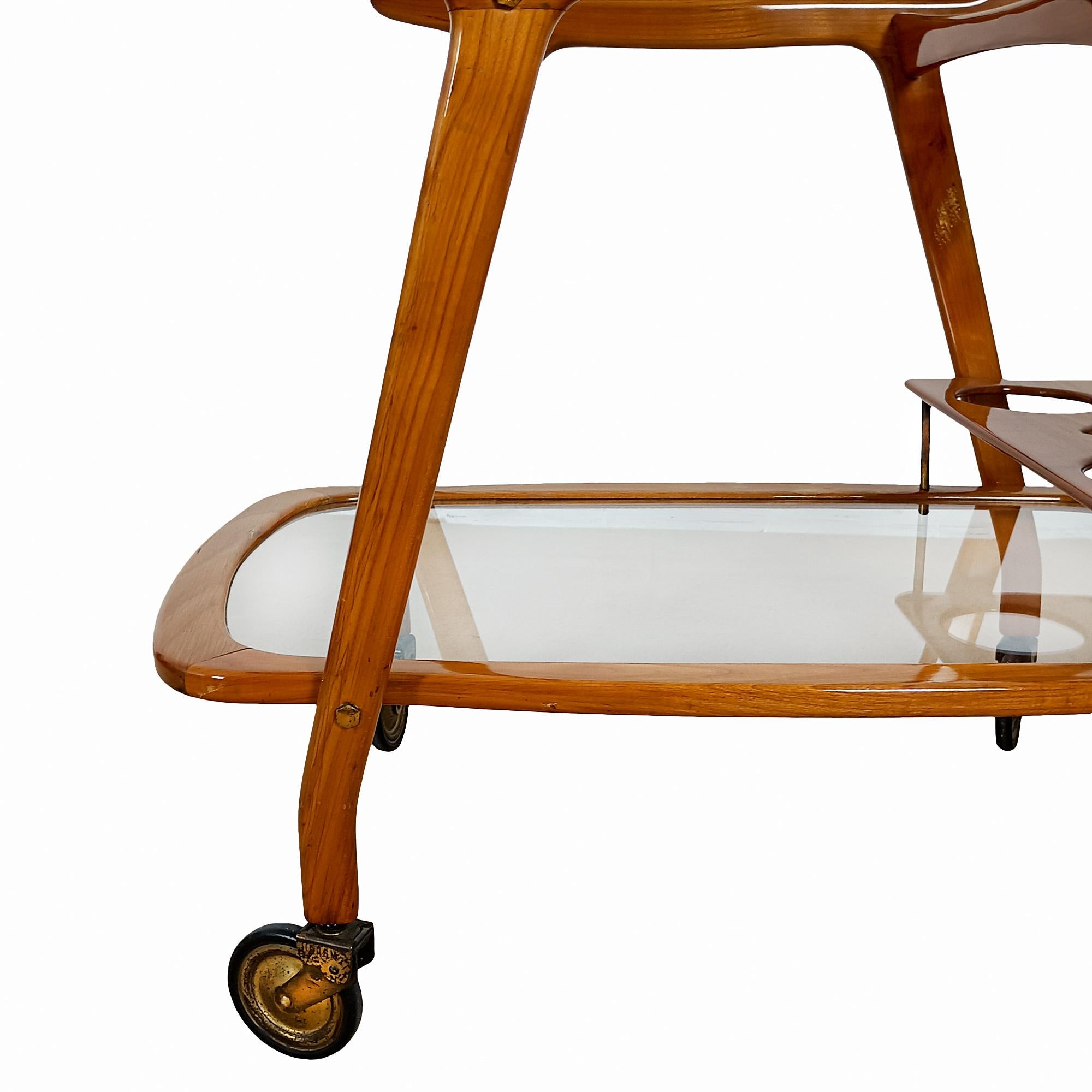 Cherry wood bar cart by Cesare Lacca - Italy 1950 For Sale 4