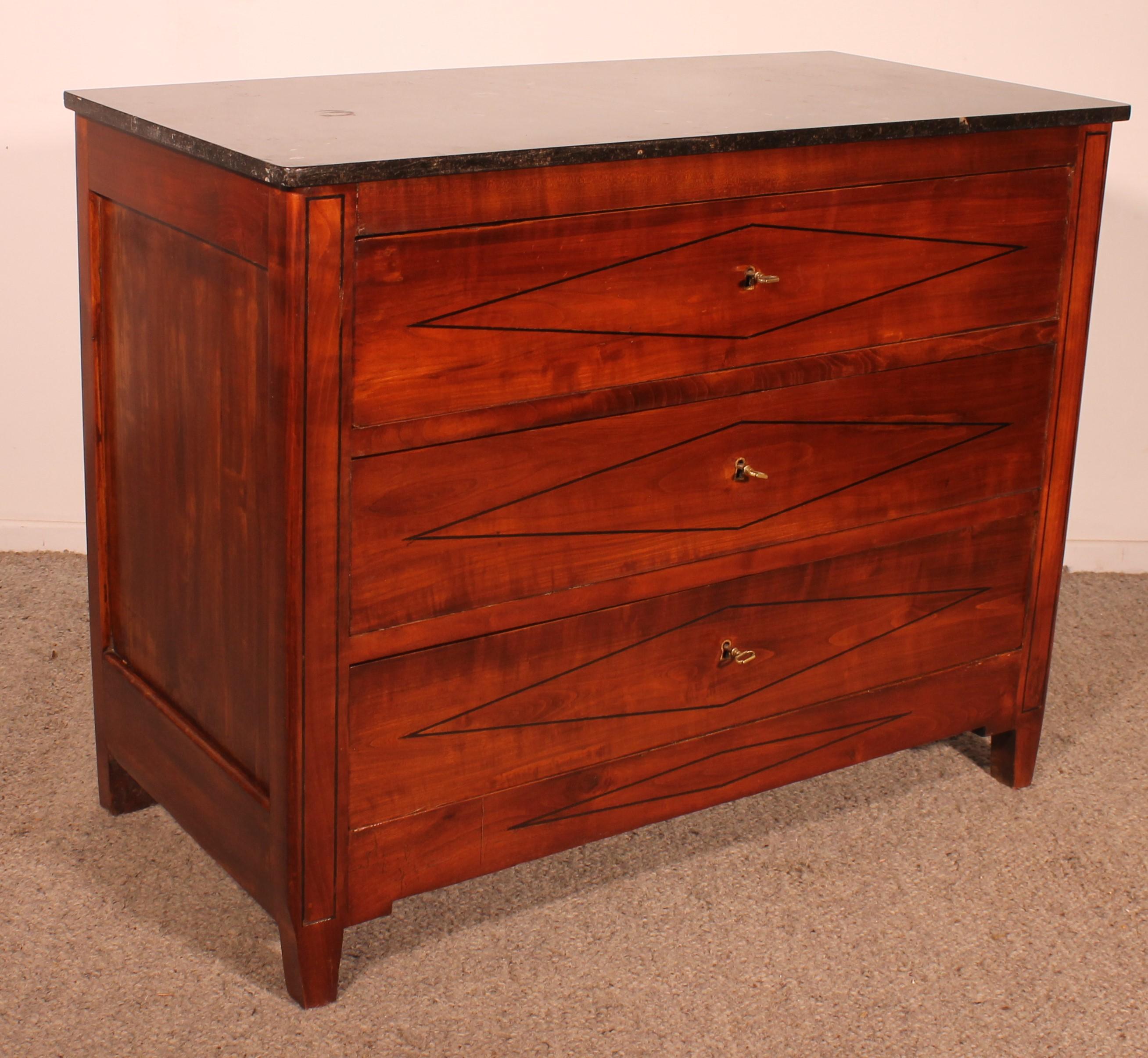 Cherry Wood Chest Of Drawers From The 19th Century In Good Condition For Sale In Brussels, Brussels