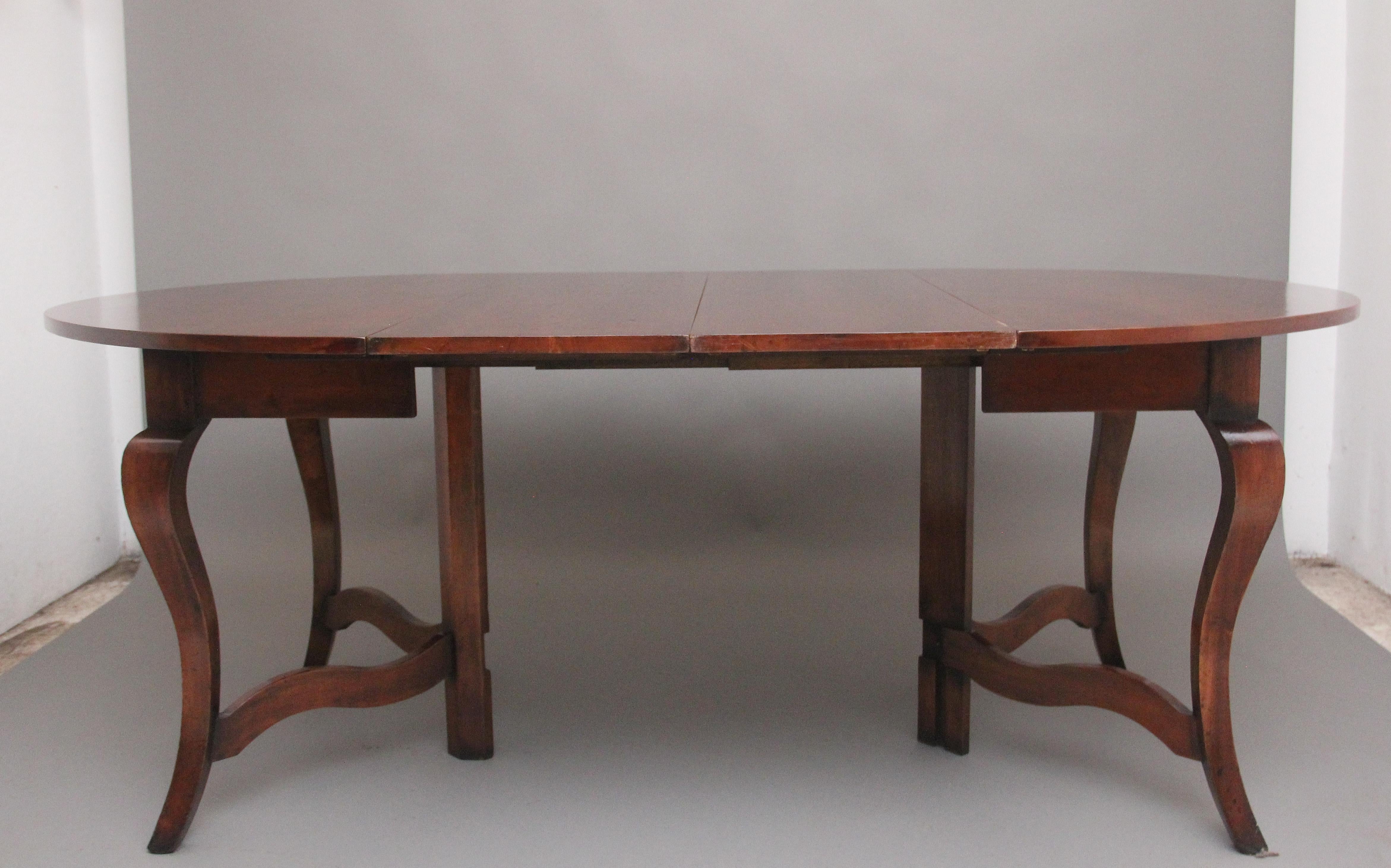 Late 20th Century Cherry wood extending dining table For Sale