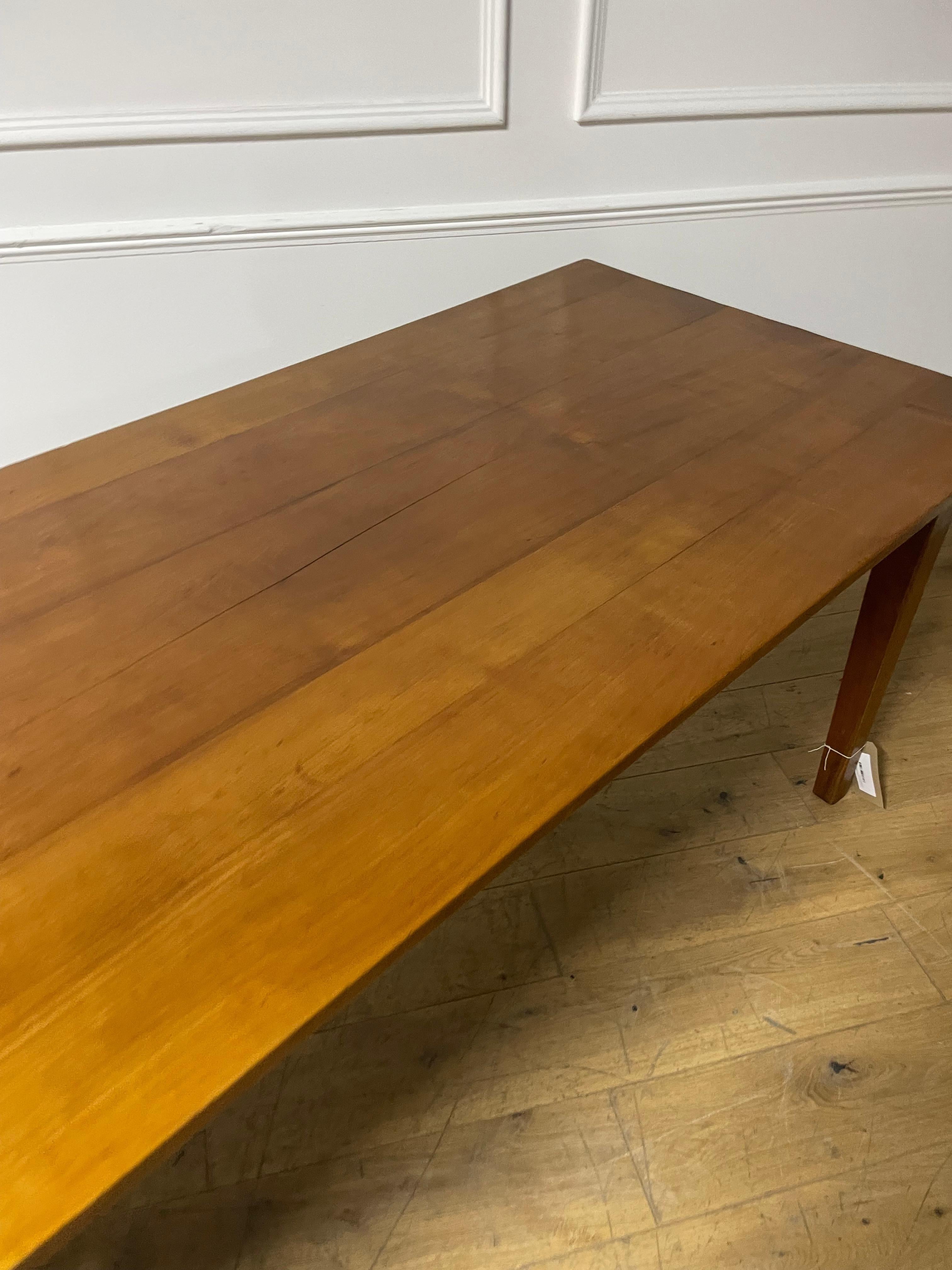 Cerise Table de ferme en bois de cerisier 2m avec Slide à pain en vente