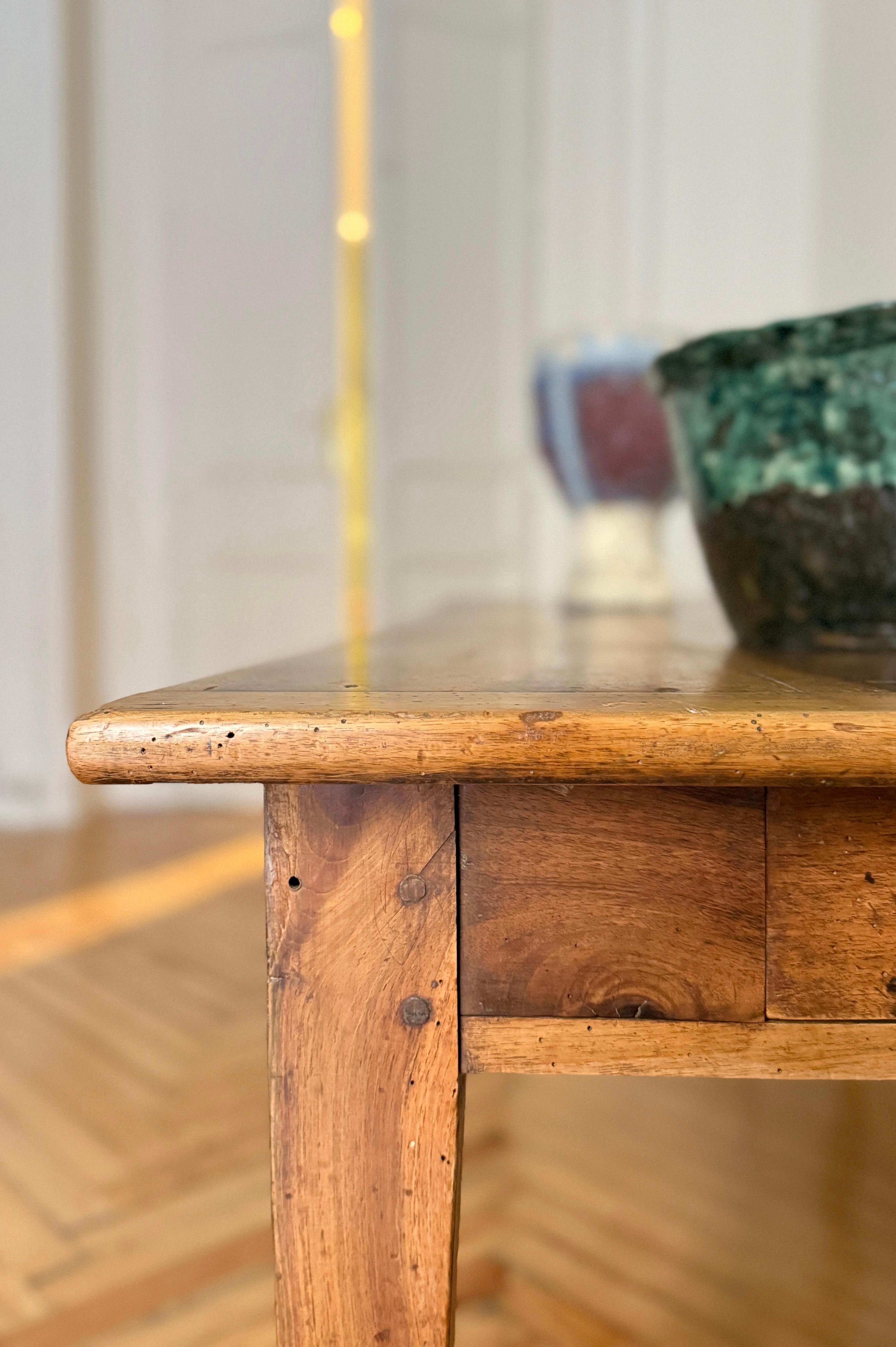 Mesa de madera de cerezo siglo XIX en Bastante bueno estado para la venta en MADRID, ES