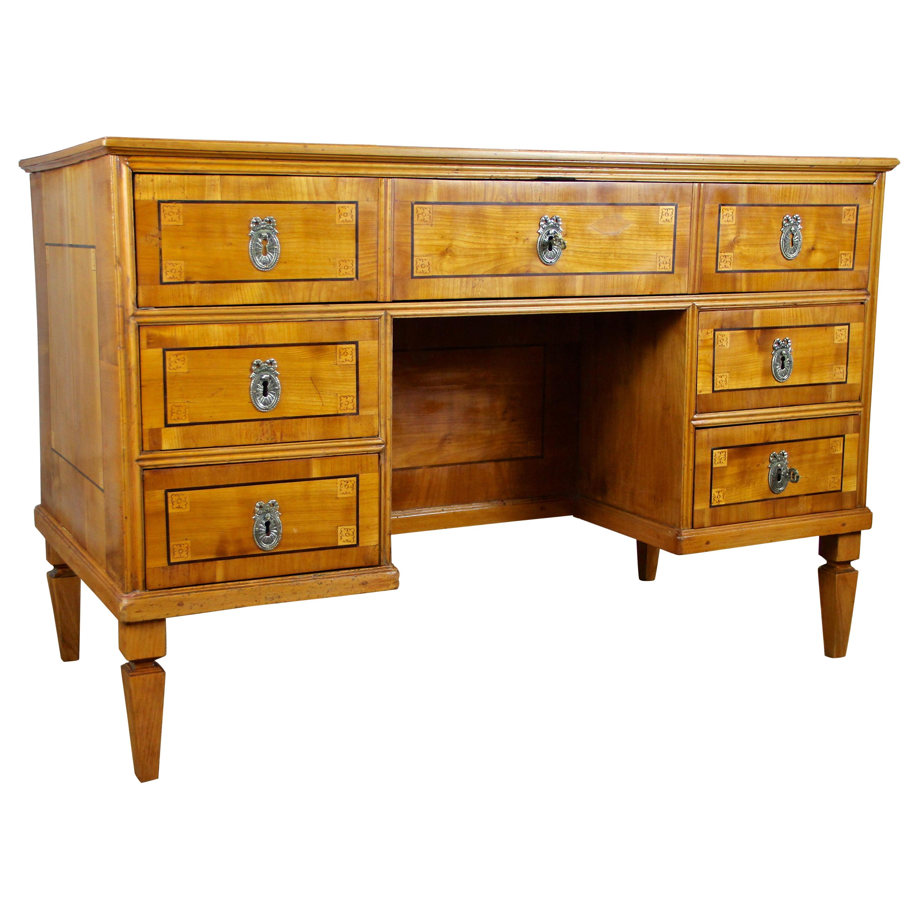 Cherry Wood Writing Desk with Kneehole Late 18th Century, Austria, circa 1790 For Sale
