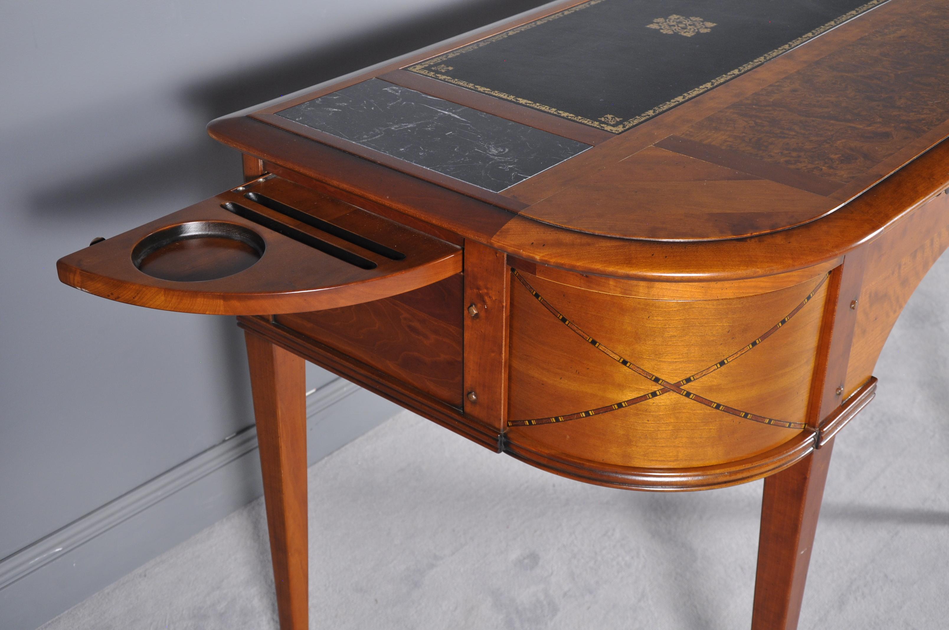 Cherrywood Art Deco French Writing Desk (Mitte des 20. Jahrhunderts)