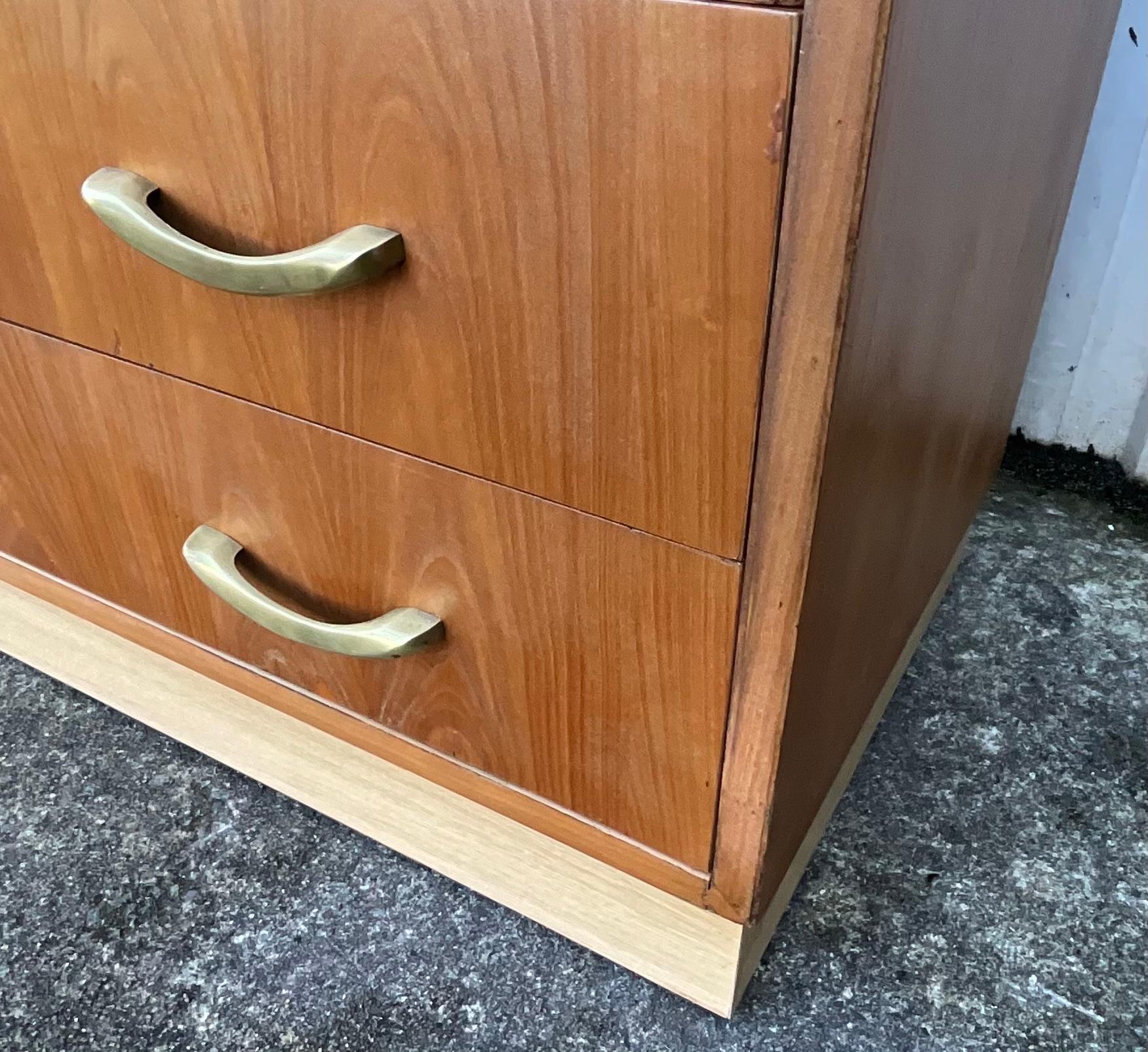 Cassettiera in ciliegio in stile Art Déco, metà del XX secolo in vendita 3