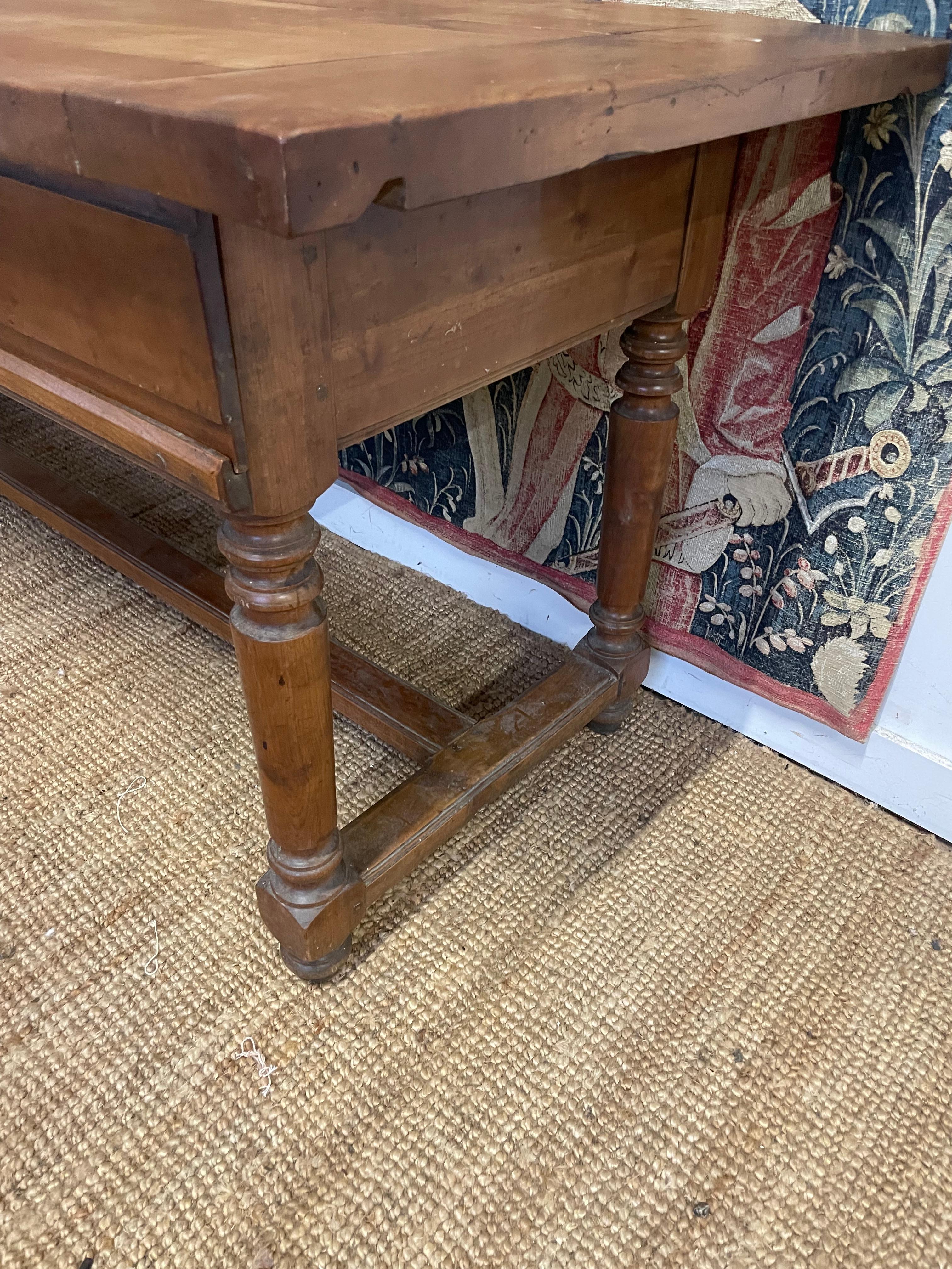 Cherrywood console / serving table In Good Condition For Sale In Budleigh Salterton, GB
