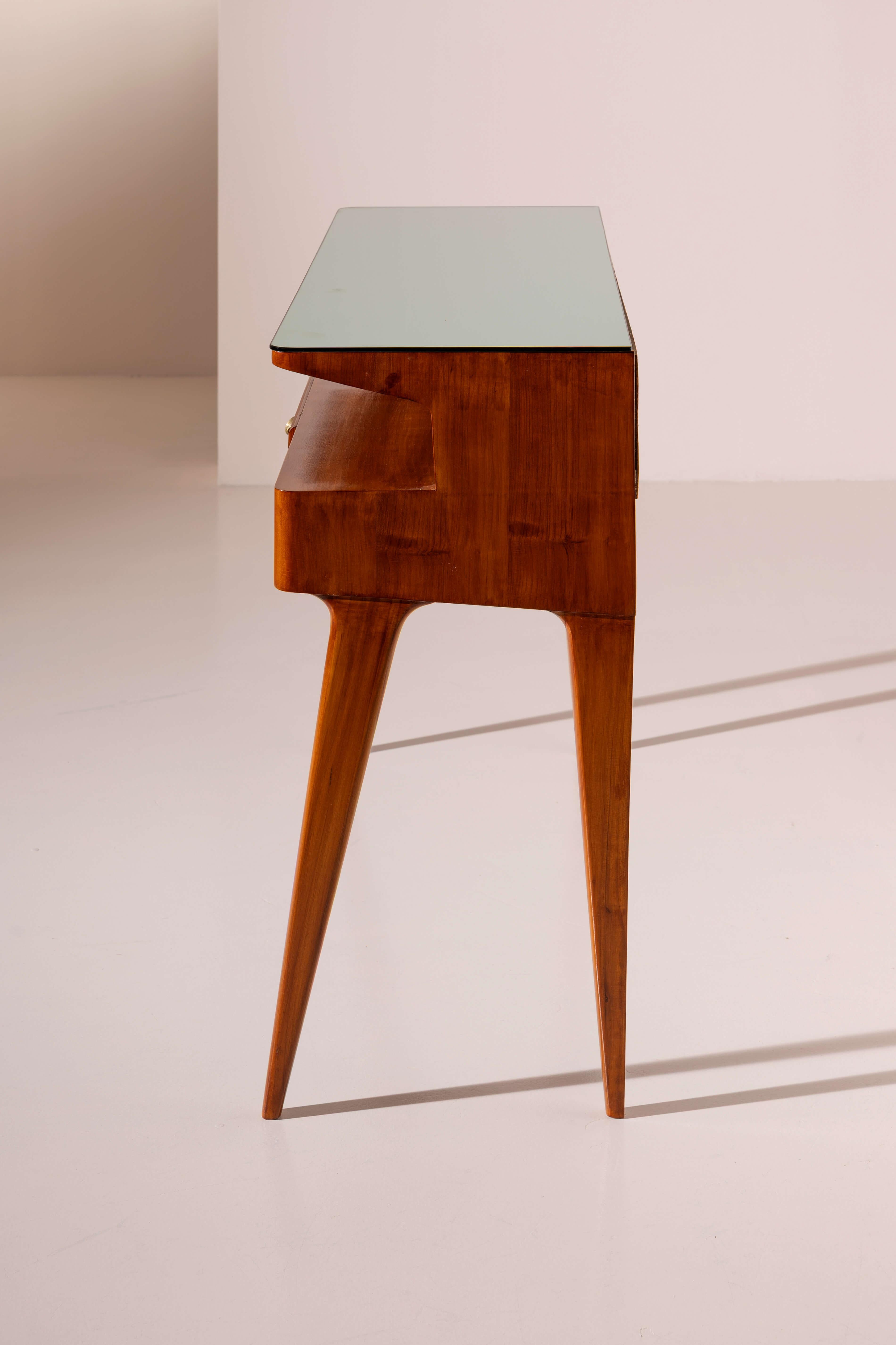 Cherrywood console table with drawer and glass top, Italian manufacture, 1950s For Sale 2