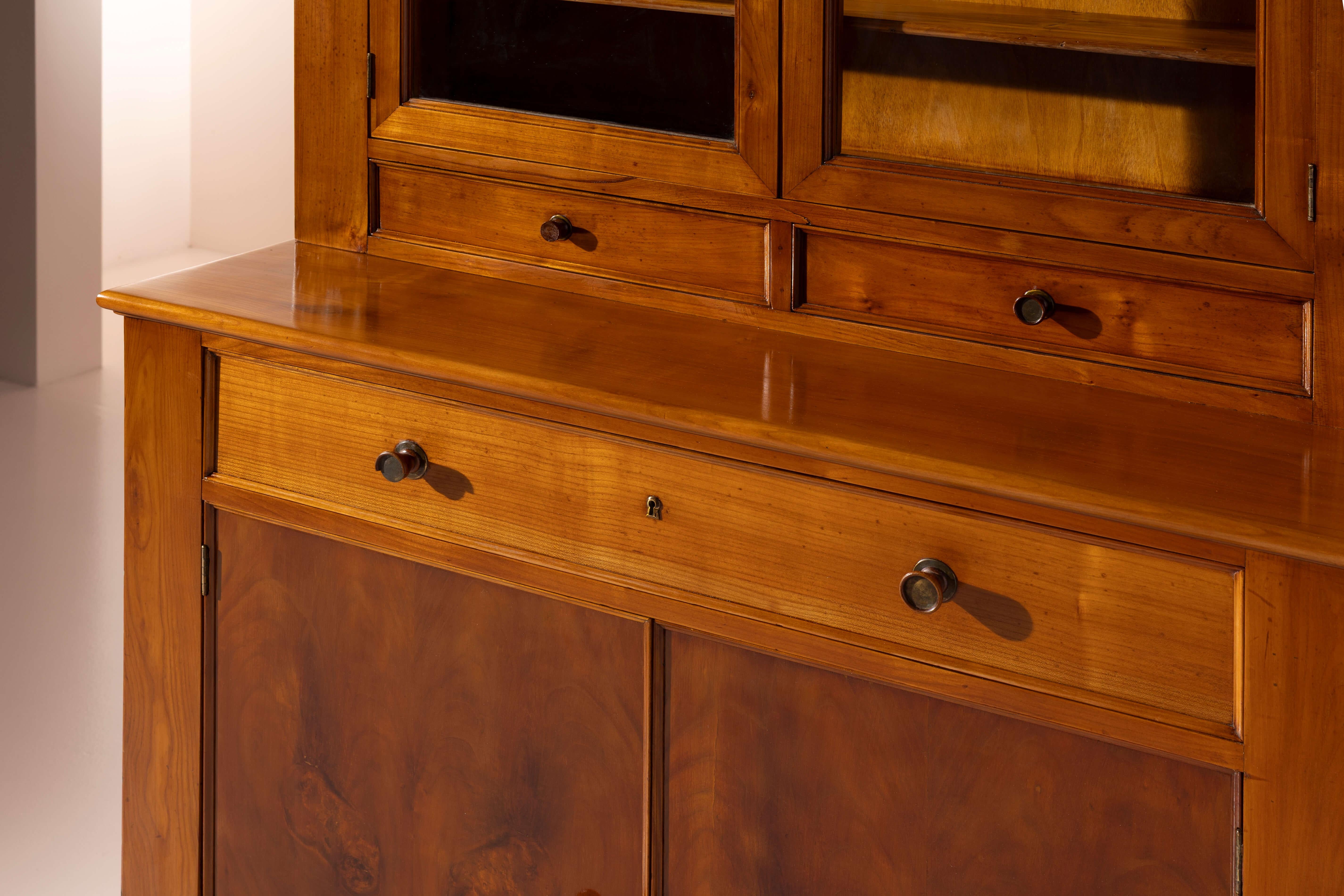 Credenza in ciliegio con libreria, manifattura Canciani, Chiavari, Italia 1940. in vendita 4