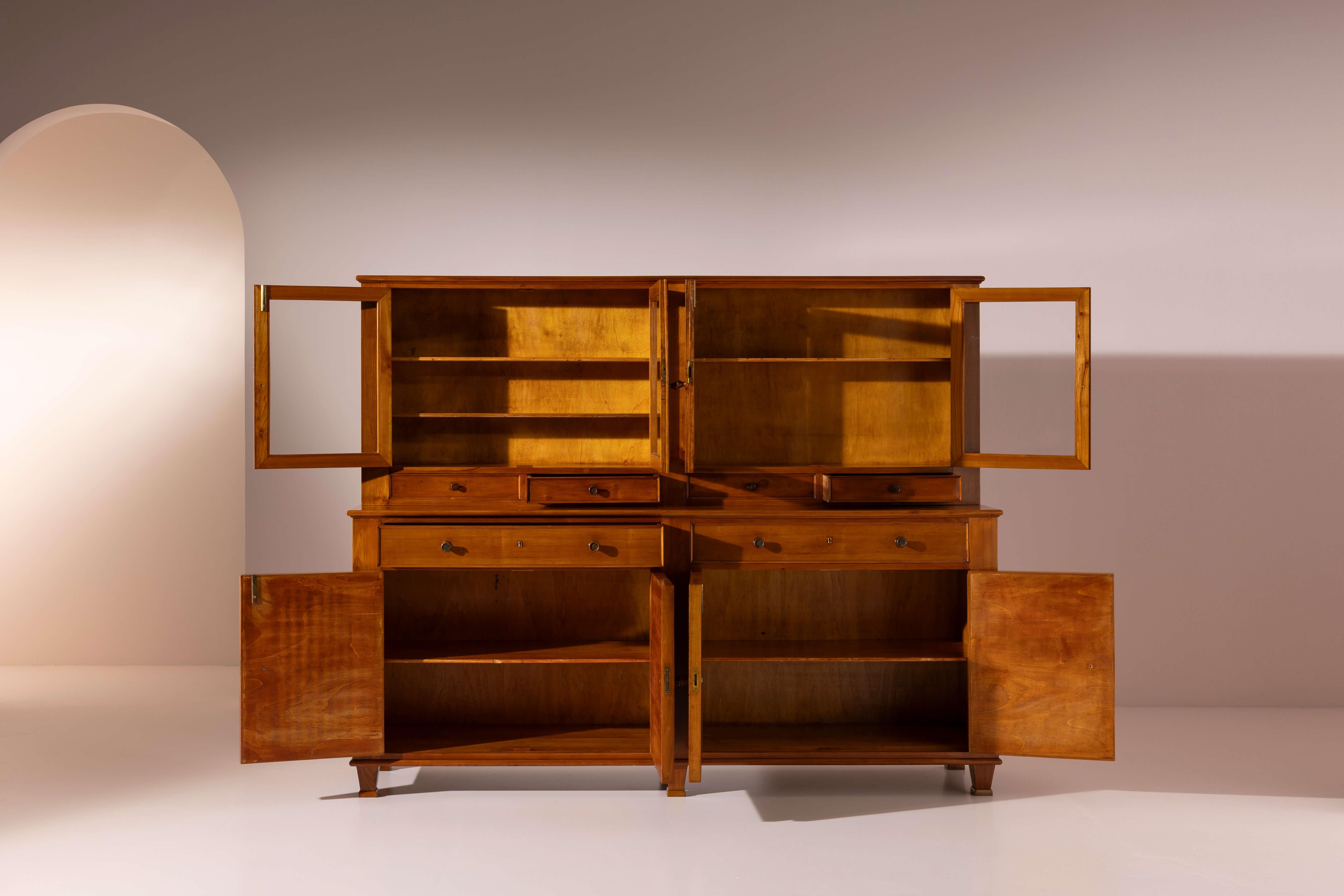 Mid-Century moderno Credenza in ciliegio con libreria, manifattura Canciani, Chiavari, Italia 1940. in vendita