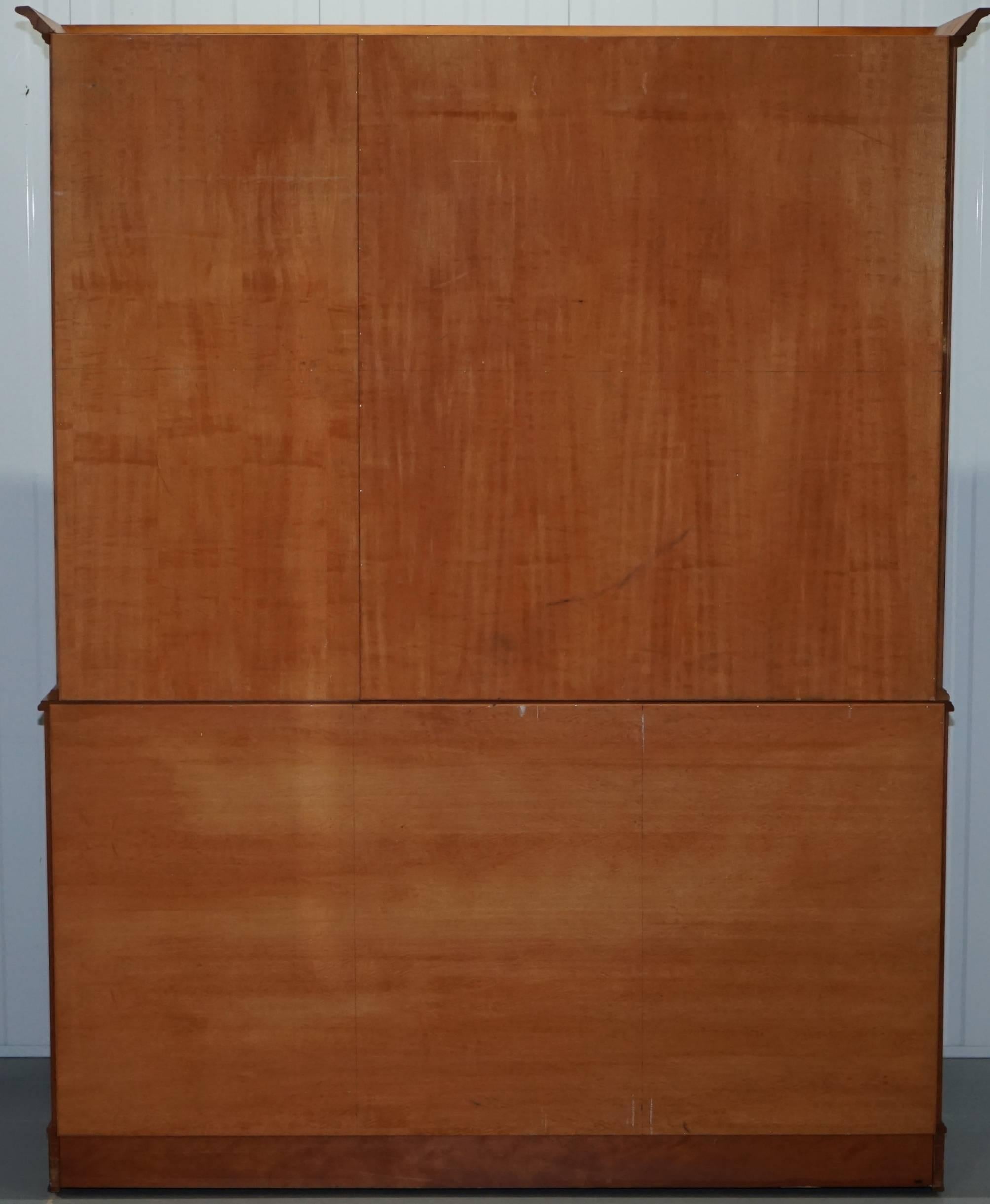 Cherrywood Large Welsh Dresser Display Cabinet Cupboard Bookcase Lots Storage 3
