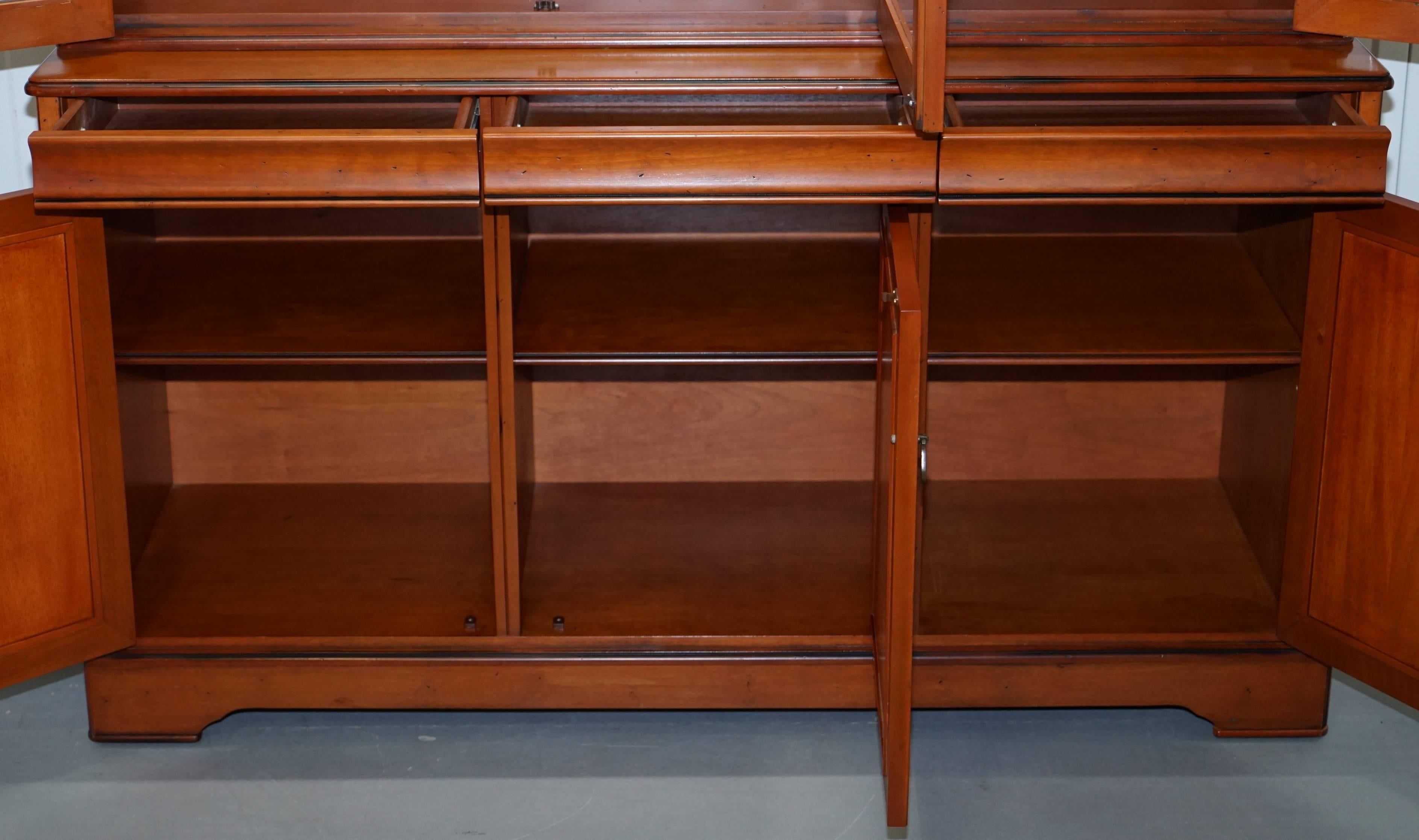 Cherrywood Large Welsh Dresser Display Cabinet Cupboard Bookcase Lots Storage 6
