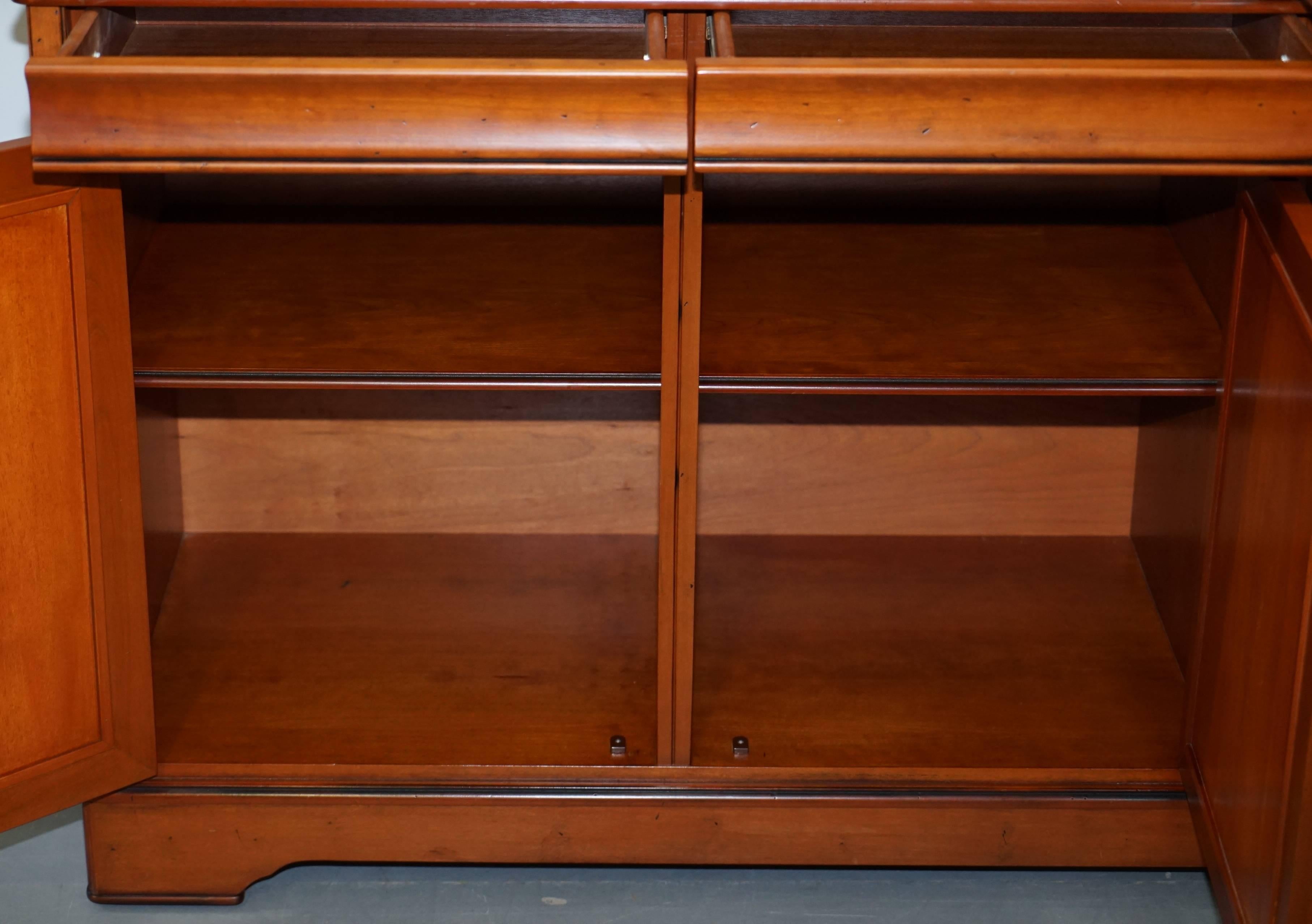 Cherrywood Large Welsh Dresser Display Cabinet Cupboard Bookcase Lots Storage 7