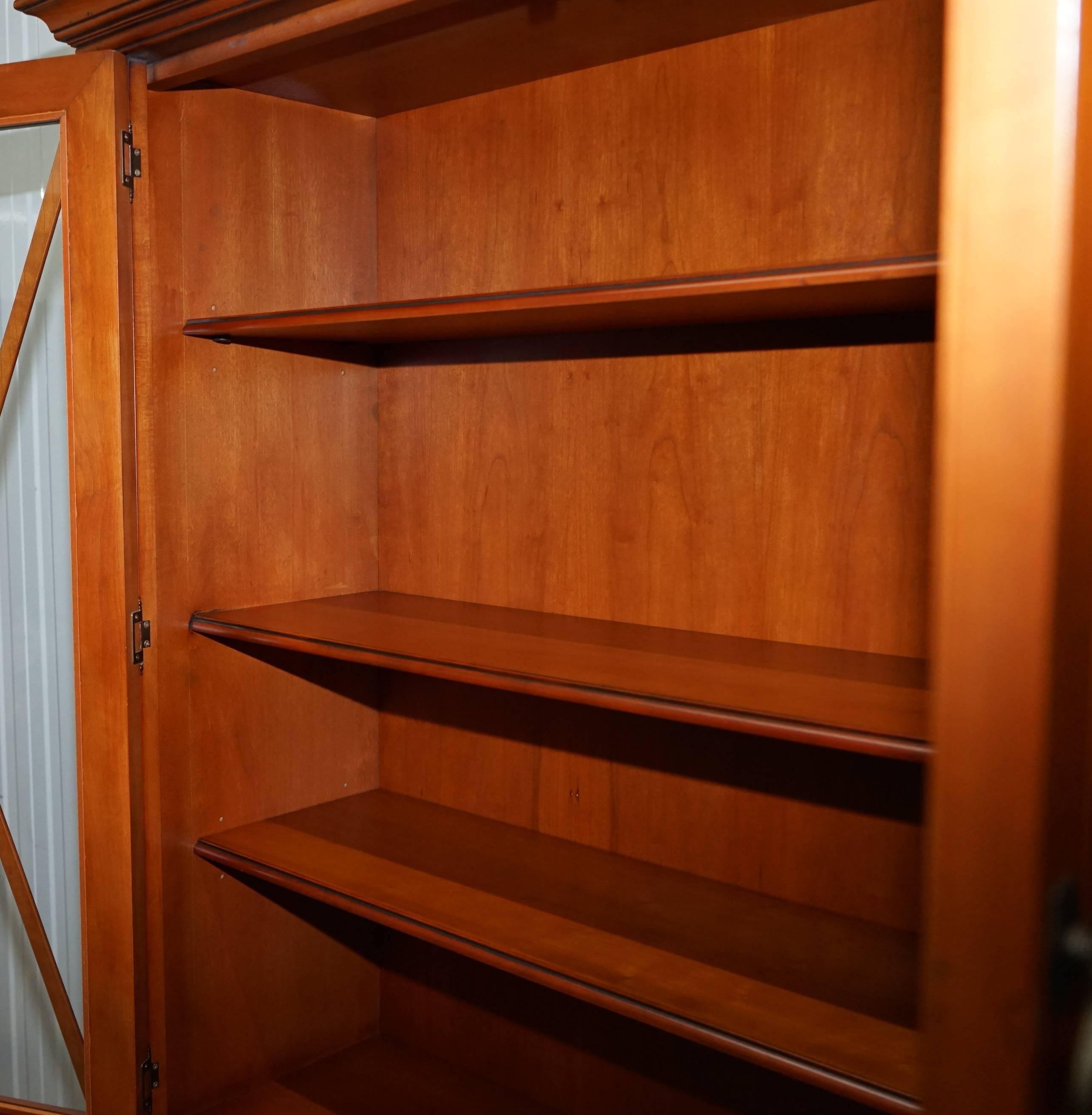 Cherrywood Large Welsh Dresser Display Cabinet Cupboard Bookcase Lots Storage 10
