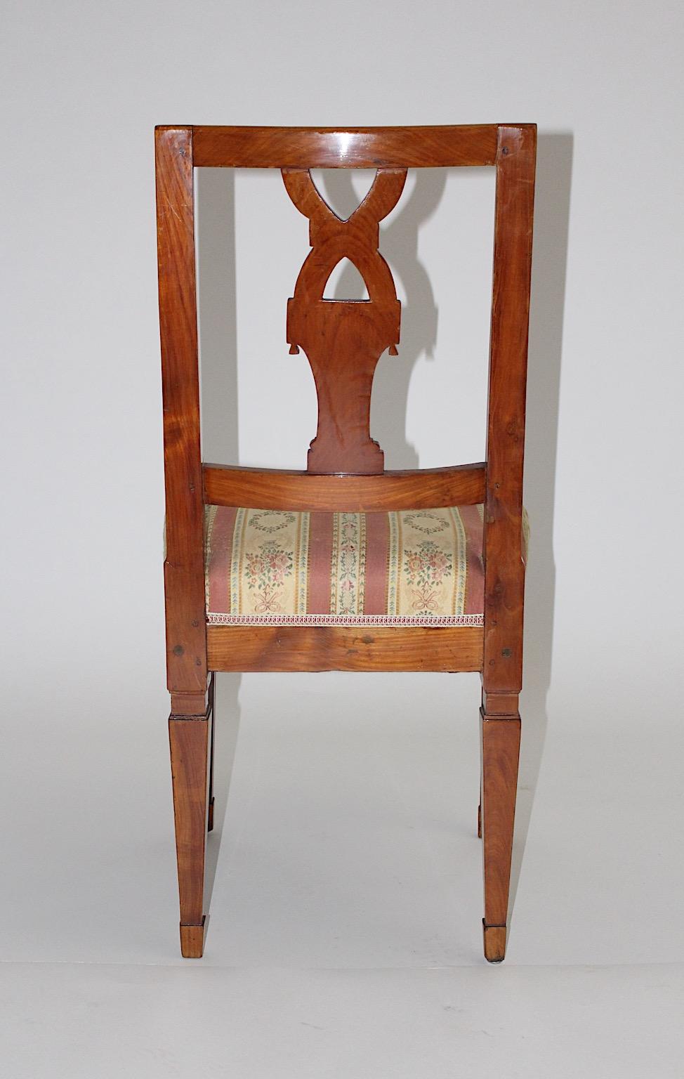 Rustikaler Beistellstuhl aus Kirschbaumholz und Ahornholz, um 1780, Österreich (Österreichisch) im Angebot
