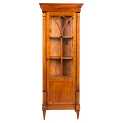 Kirschbaumholz-Vitrine, Deutschland, 19. Jahrhundert, Biedermeier-Ära