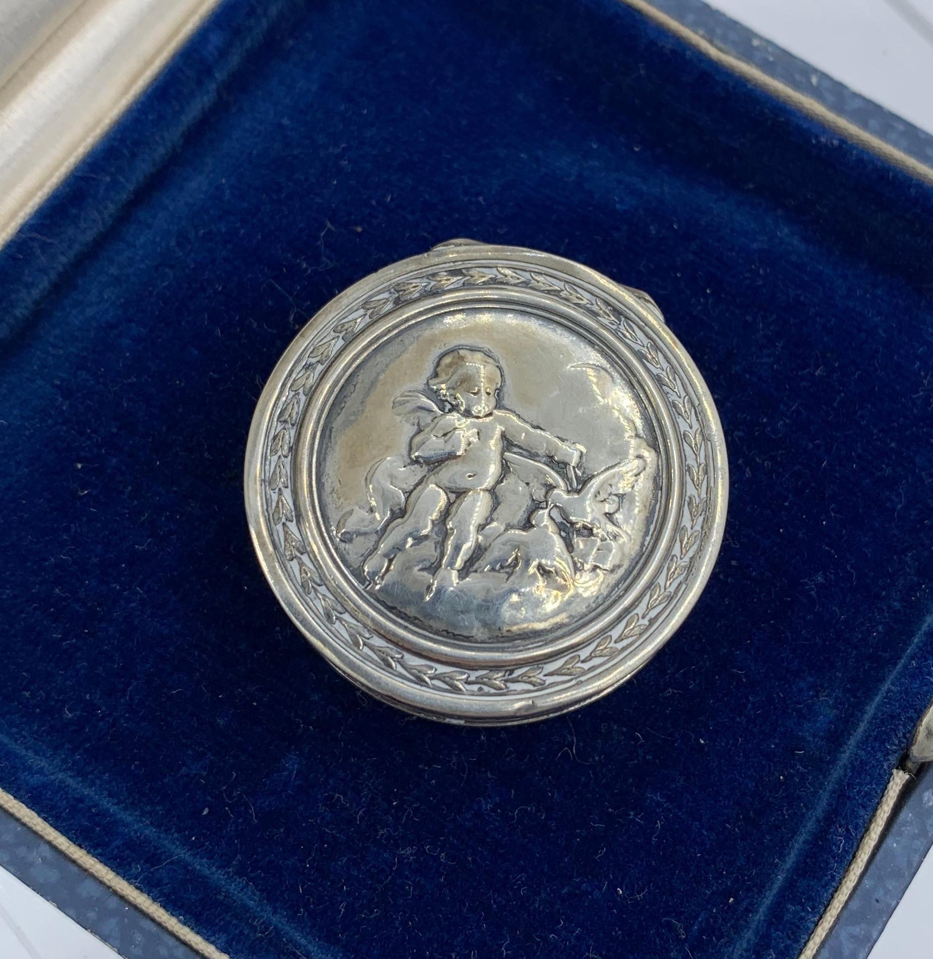 Cherub Angel Cupid Dove Birds Sterling Silver Box Pill Jewelry Ring Box Antique In Good Condition In New York, NY