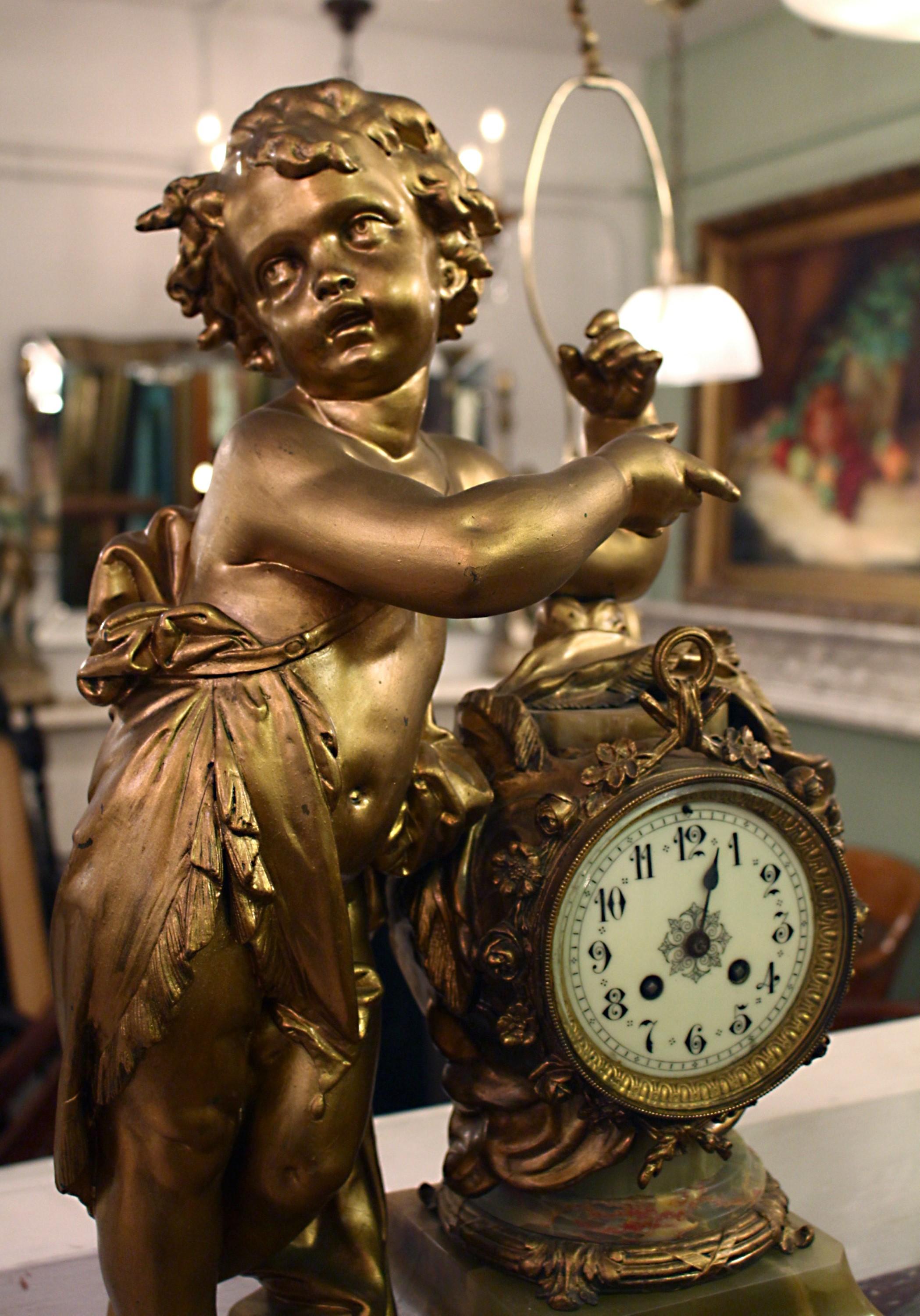 Cherub Bronze Mantel Clock with Onyx Base For Sale 1