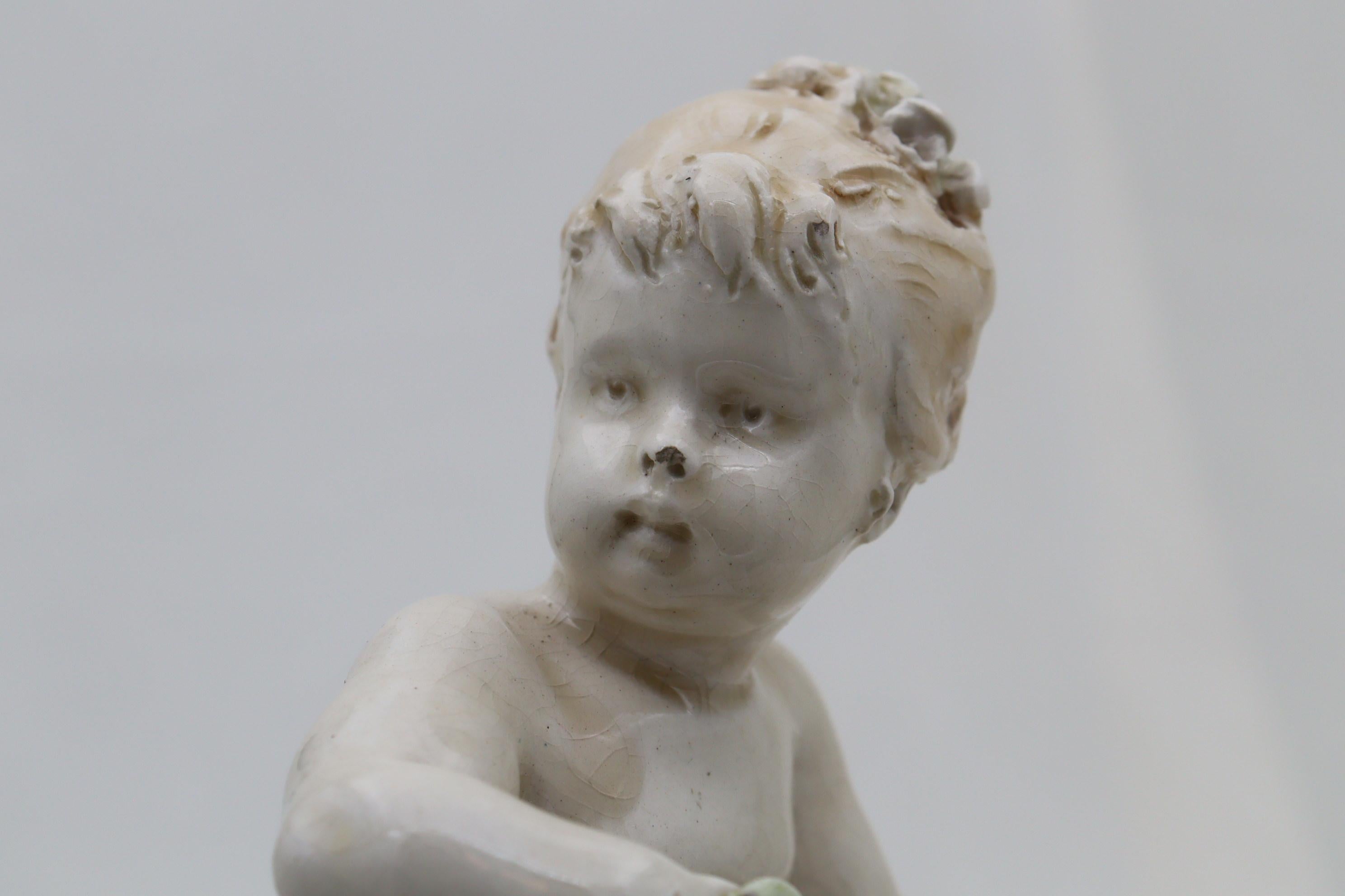 Figurine d'un chérubin par Louis Carrier-Belleuse Bon état à East Geelong, VIC