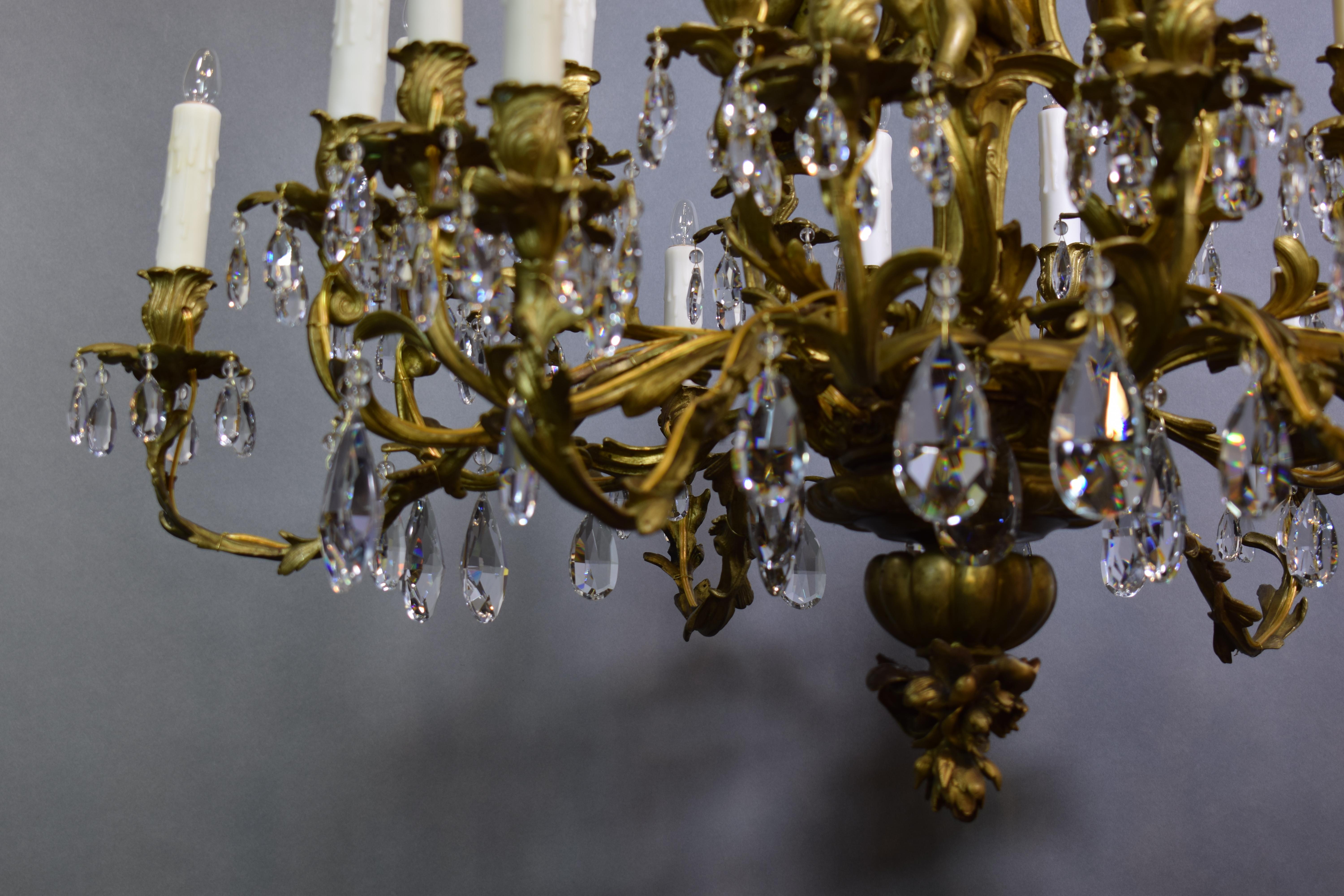 Dorato Lampadario Cherub in bronzo dorato in vendita