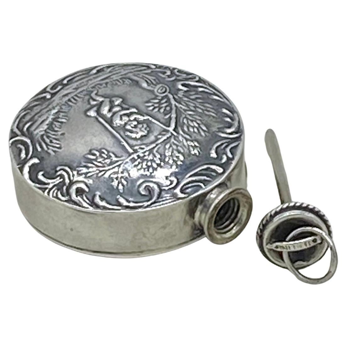 Bottiglia di profumo Chatelaine in argento sterling Cherubino In condizioni buone in vendita a Atlanta, GA