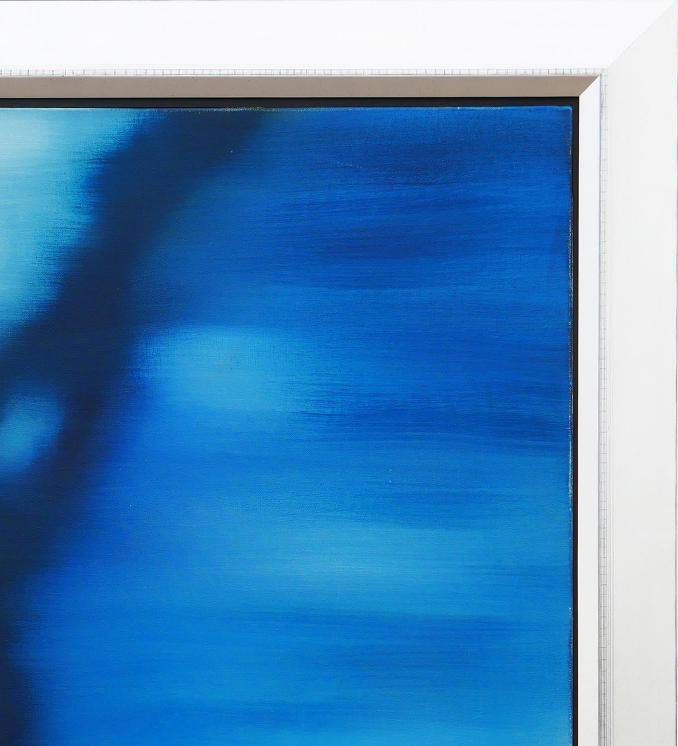 Peinture contemporaine moderne monochrome bleue abstraite sur champ « Tenne » - Bleu Abstract Painting par Cheryl Kelley