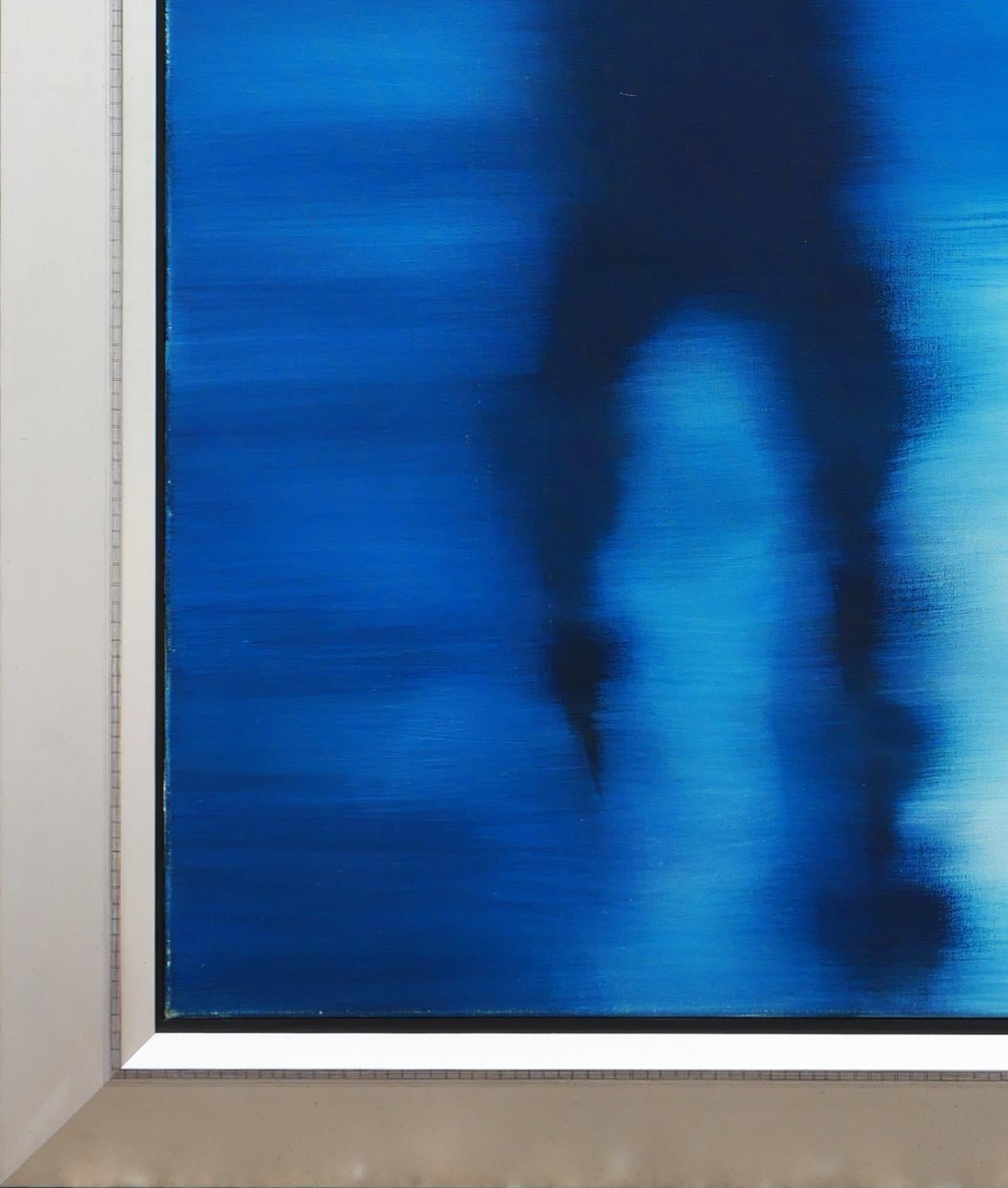 Peinture moderne contemporaine monochrome de l'artiste américaine Cheryl Kelley. L'œuvre présente un ensemble de formes abstraites inspirées des champs de couleurs bleus, qui rappellent sa série de voitures en gros plan. Signé, titré et daté au dos.