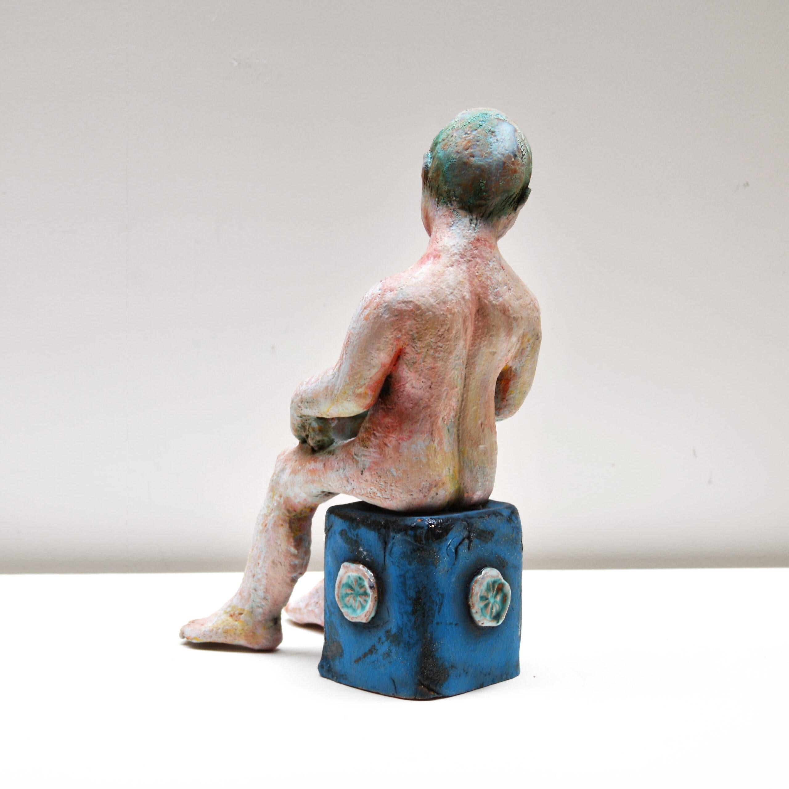Sculpture surréaliste, « Nala » - Gris Figurative Sculpture par Cheryl Tall