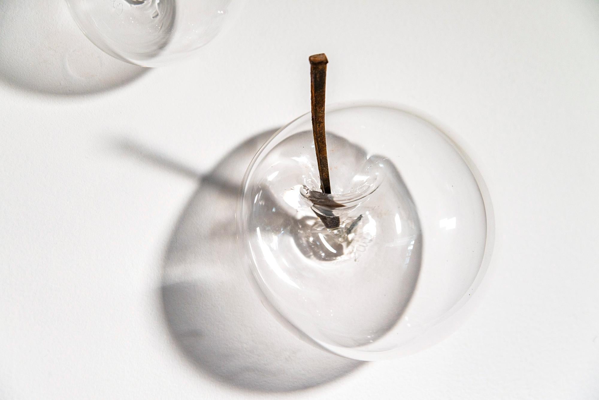 Ne les laissez pas éclater votre bulle : Clear III - sculpture murale contemporaine en verre 3
