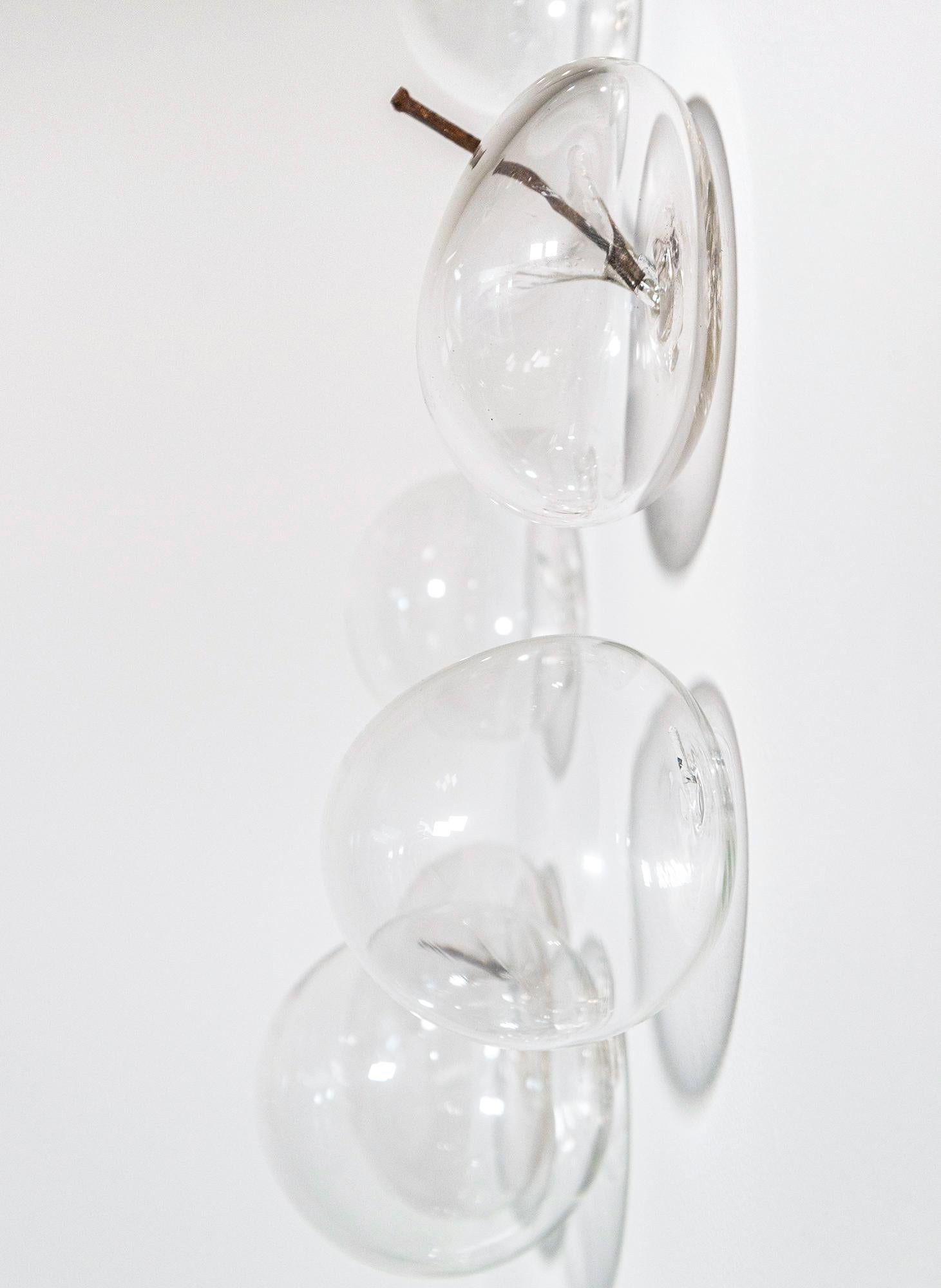 Ne les laissez pas éclater votre bulle : Clear III - sculpture murale contemporaine en verre 6