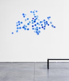 Non lasciare che ti facciano scoppiare la bolla, Effervescenza: Ceruleo - scultura murale in vetro