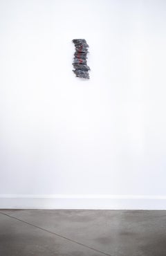 Outcrop 15 (carbone e rosso) - Scultura da parete, Contemporaneo, 2010+