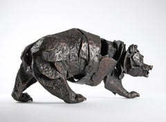 „Assembly Bear“, zeitgenössische Bronzeskulptur eines Bären, limitierte Auflage, signiert