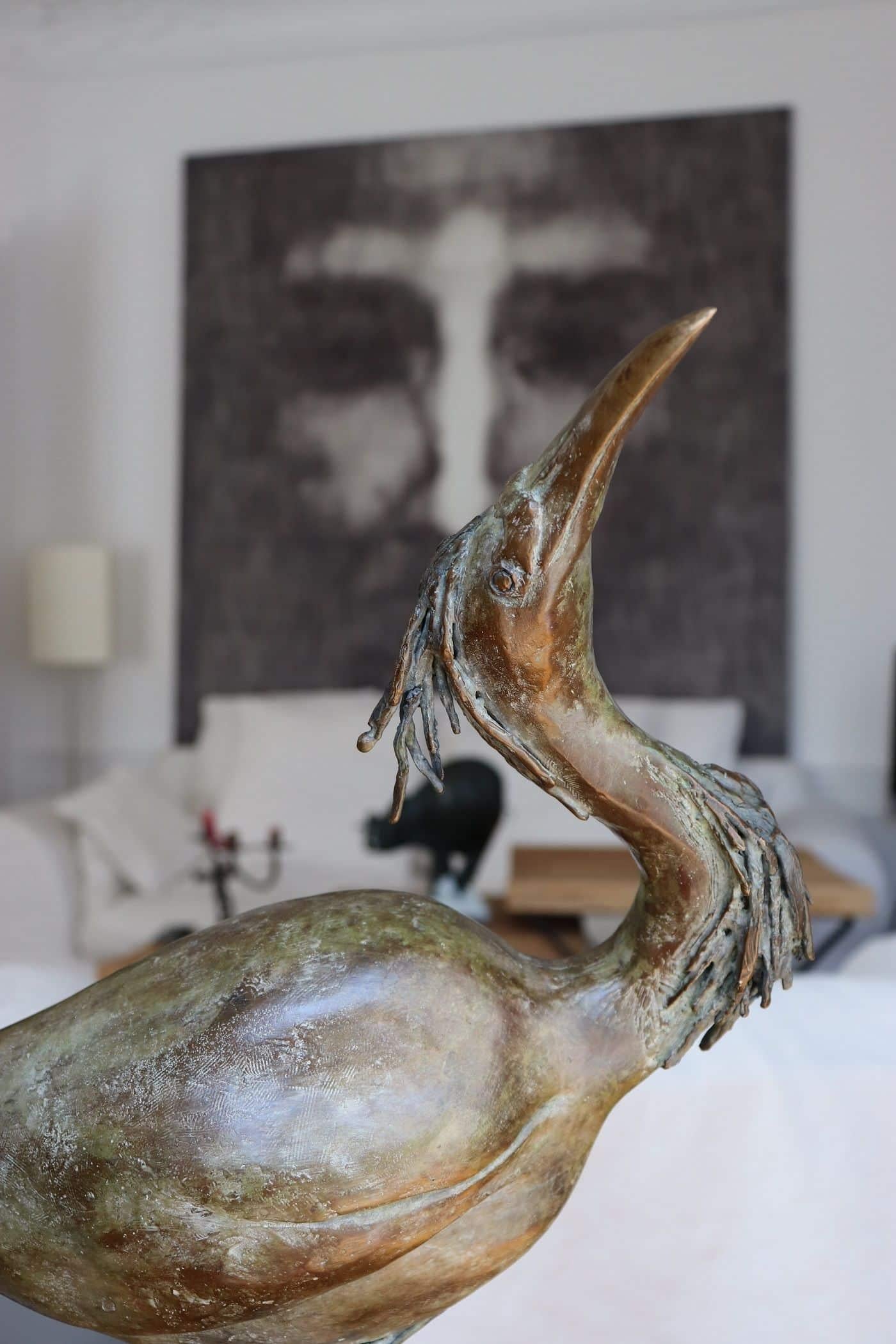 Egret by Chésade - Escultura animal en bronce de un ave, realista, expresiva en venta 7