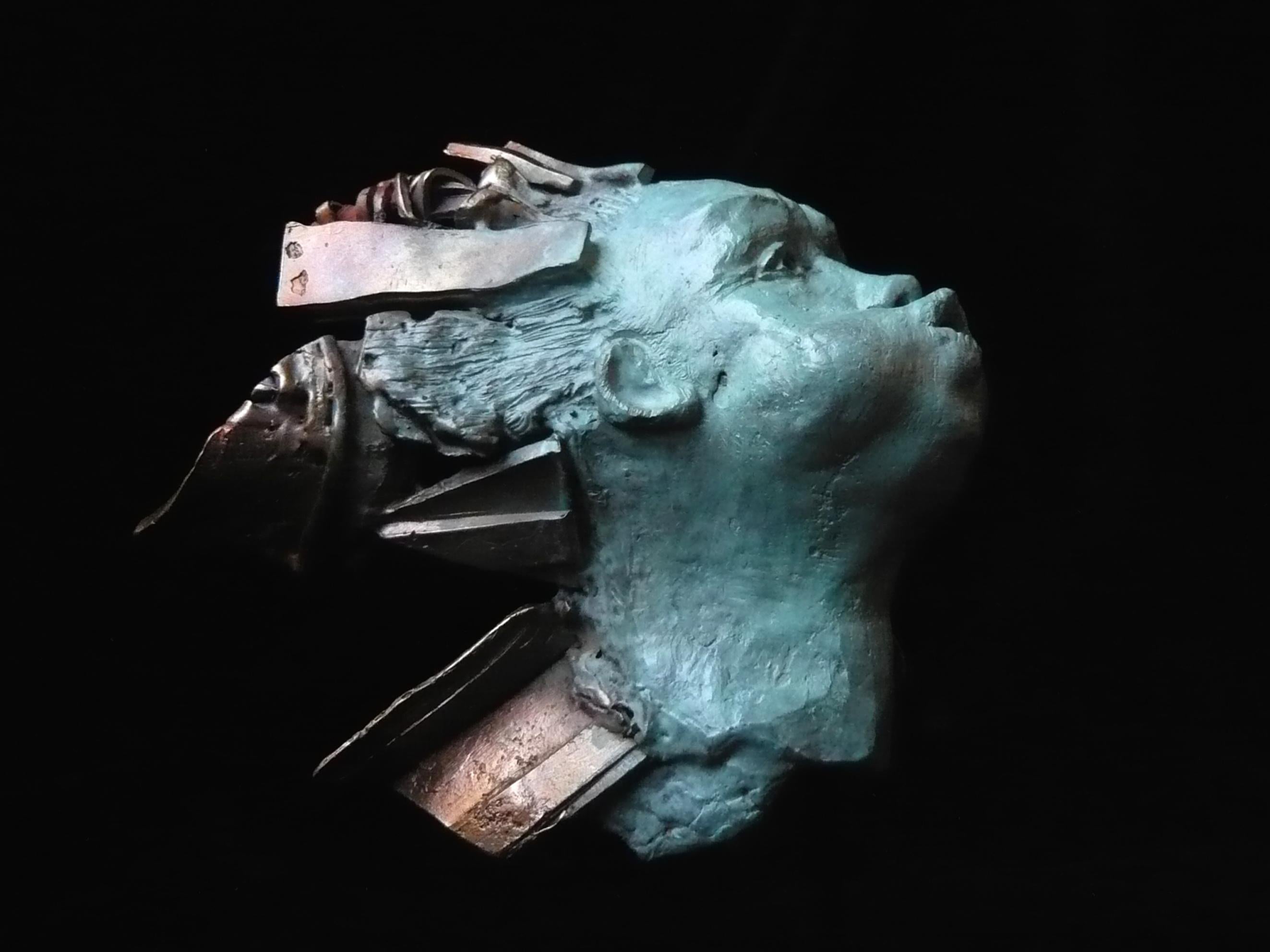 One-off bronze sculpture, 22 cm × 12 cm × 12 cm.
Chésade’s sculpture is part of the contemporary 