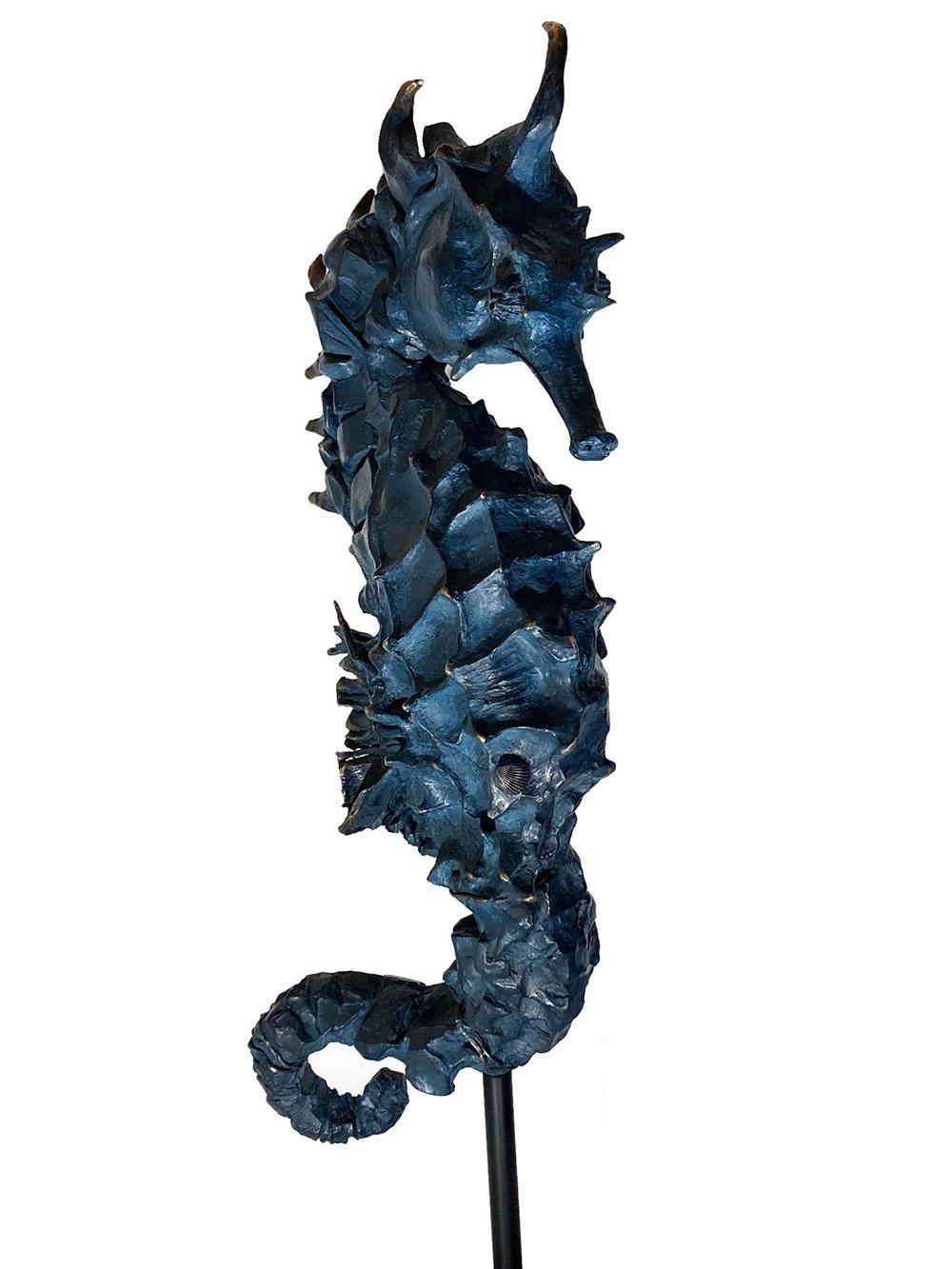 Ultramarinblaues Rex-Seepferdchen von Chésade - Skulptur aus Bronze, Meerestier, Marine, blau im Angebot 3