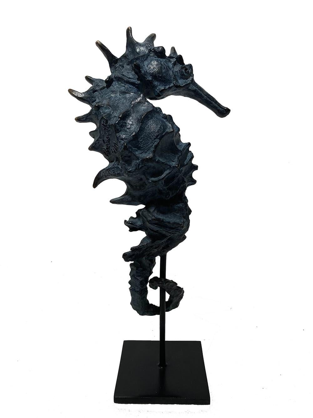 Ultramarine seahorse II is a unique bronze sculpture by contemporary artist Chésade, dimensions are 25 × 10.5 × 6 cm (9.8 × 4.1 × 2.4 in). The specified dimensions include the stand and the shaft. Height of the bronze sculpture : 20 cm
The sculpture